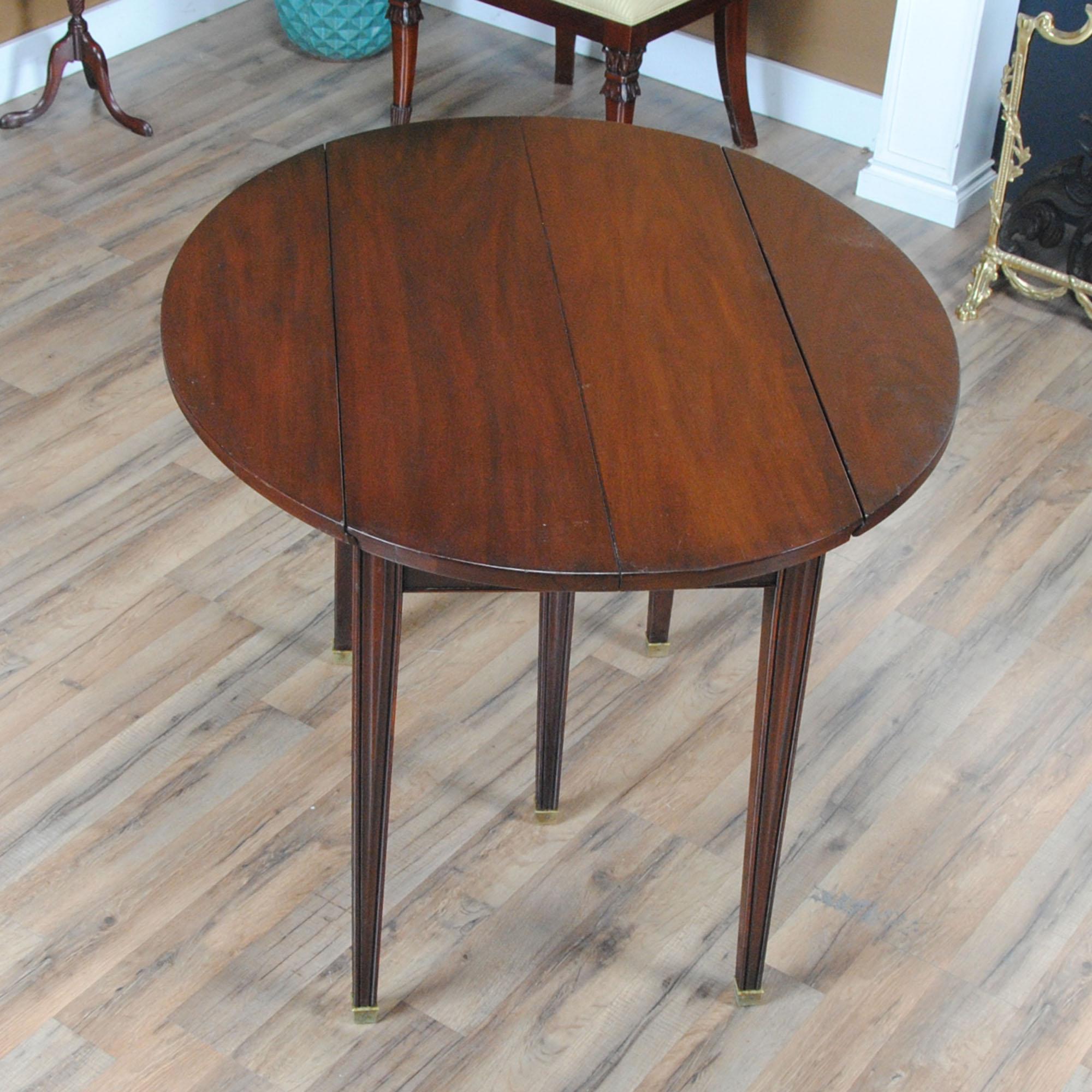 Hepplewhite Vintage Henkel Harris Dropside Table with Leaf
