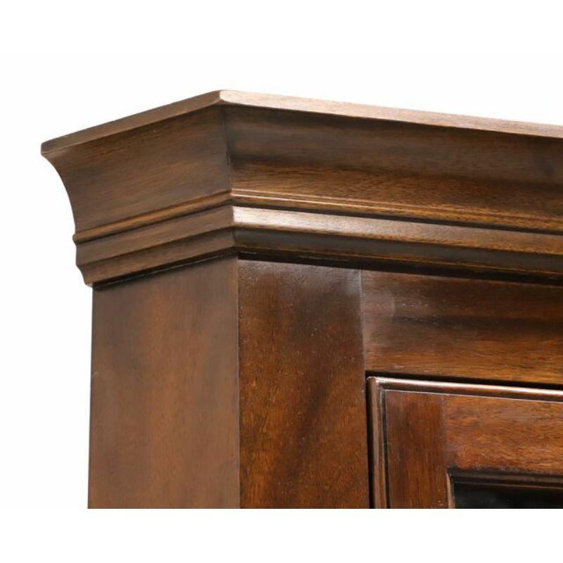 Chippendale HENKEL HARRIS Style 1114 HL Solid Mahogany Corner Cupboard / Cabinet