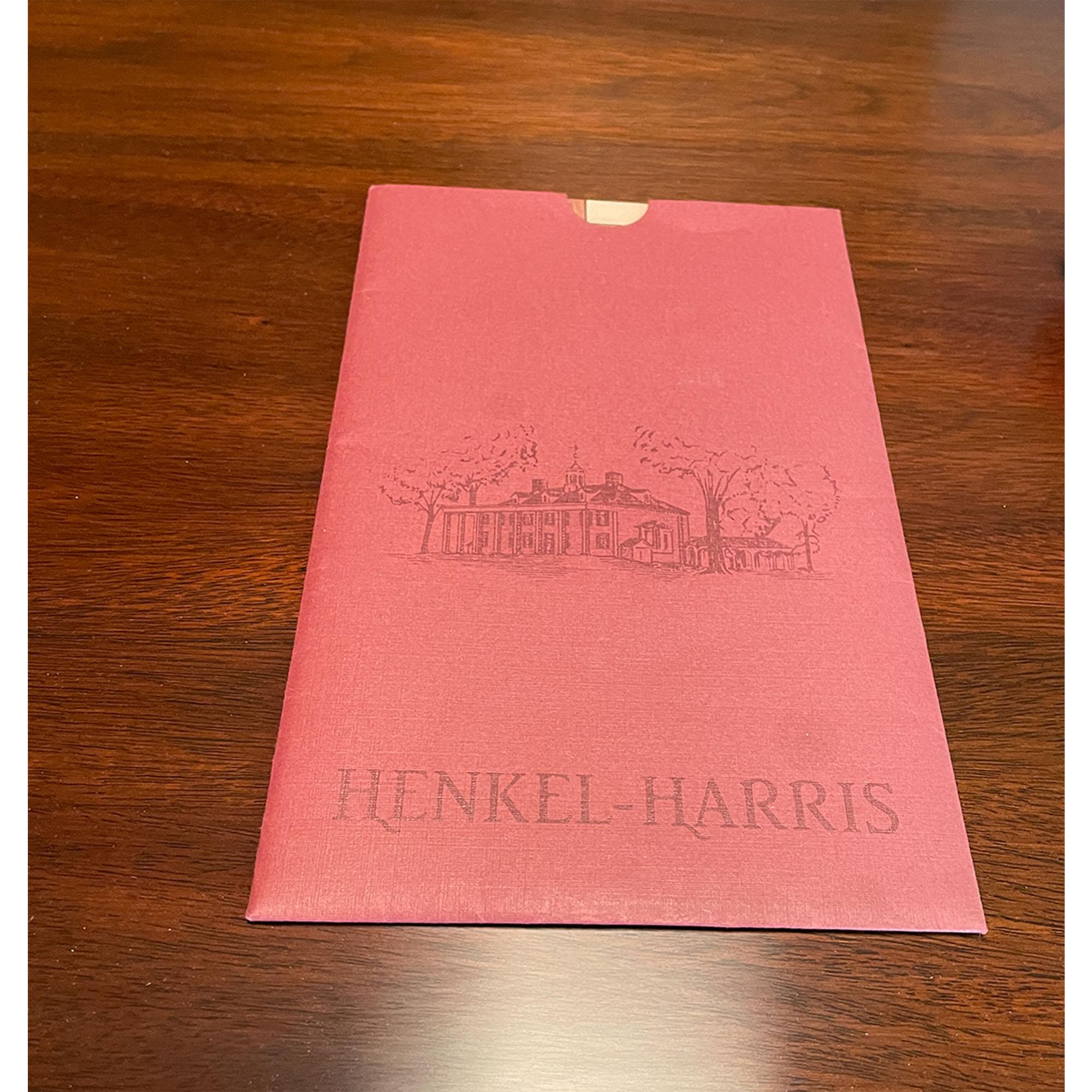 Armario de porcelana vintage Henkel Harris de dos piezas finales del siglo XX en venta