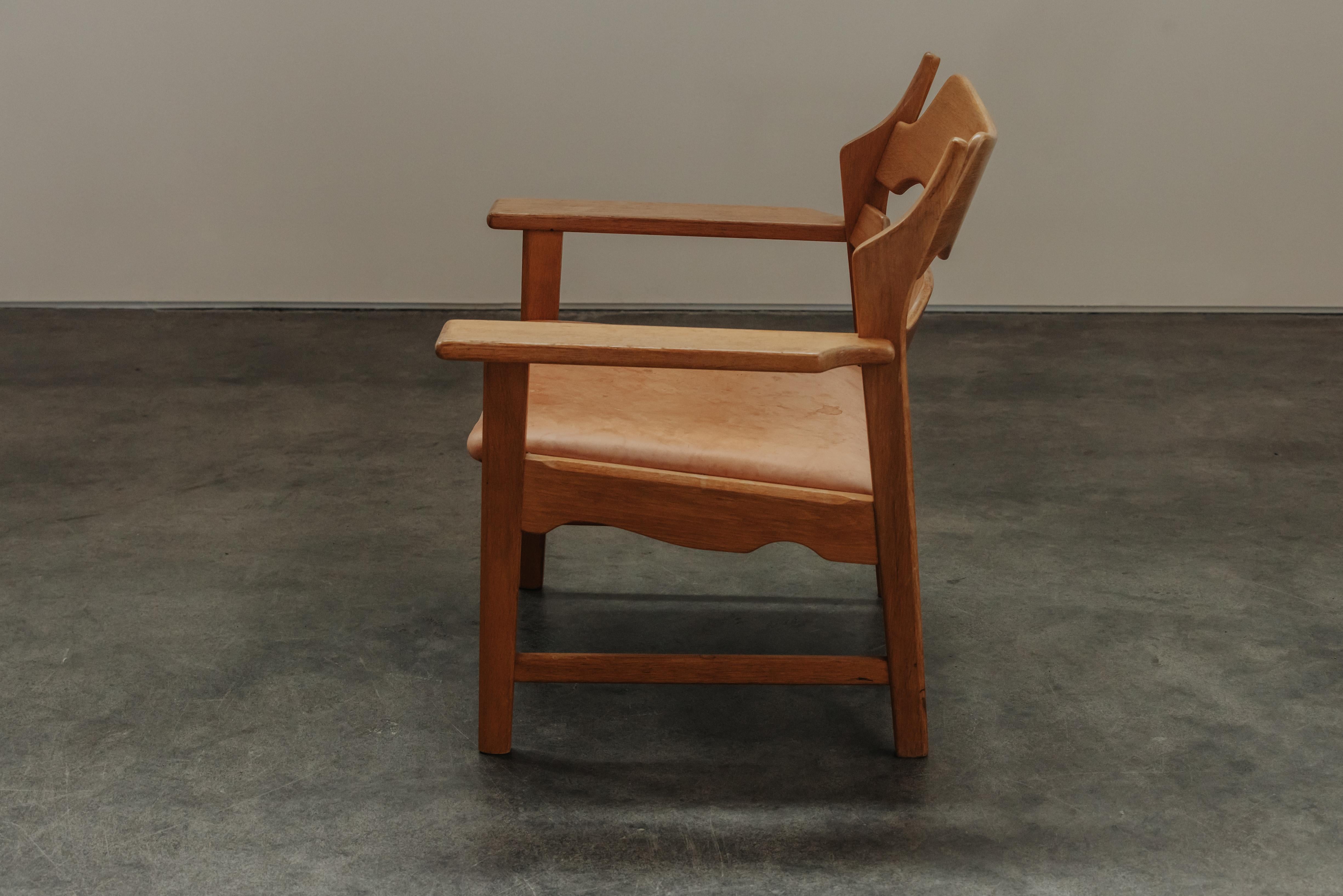 Vintage Henning Kjaernulf Razor Lounge Chair in Oak From Denmark, Circa 1960s In Good Condition In Nashville, TN
