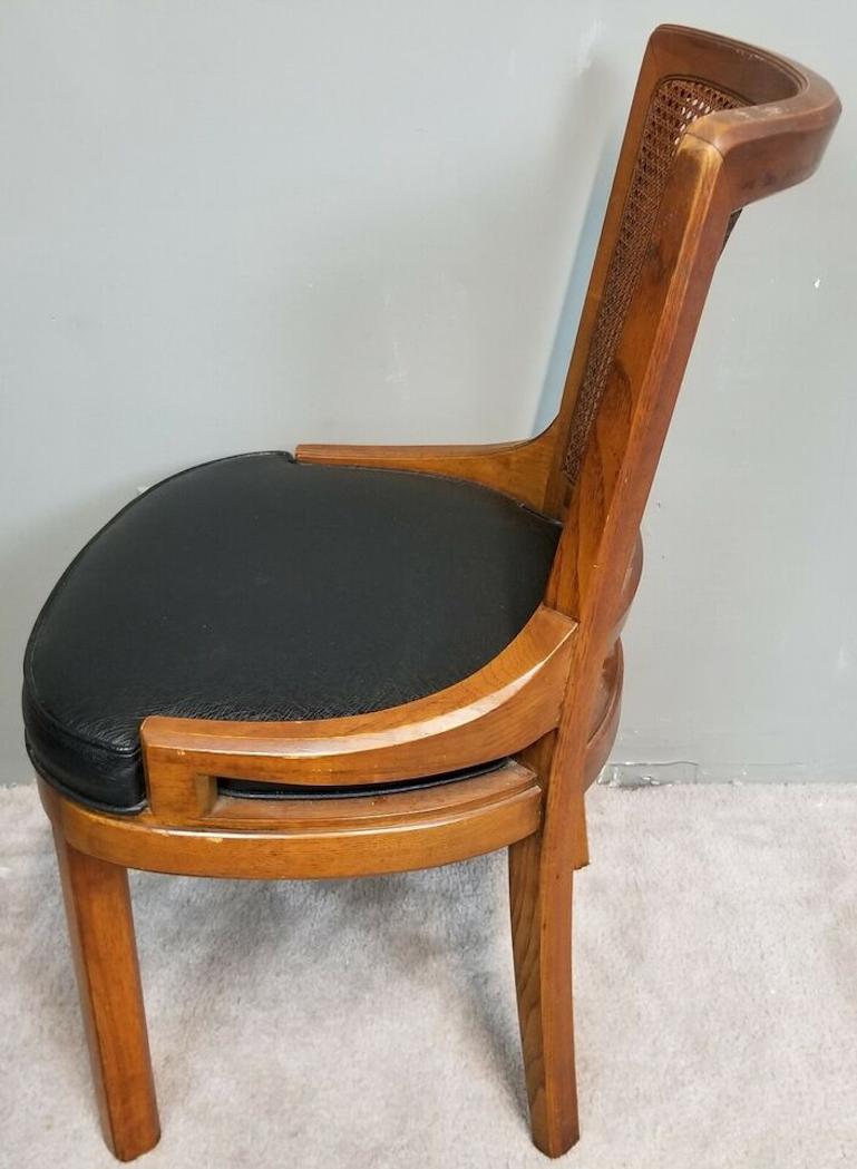 Vintage HENREDON Cane Back Dining Desk Chair 1970's Model 28-5001 In Good Condition For Sale In Lake Worth, FL