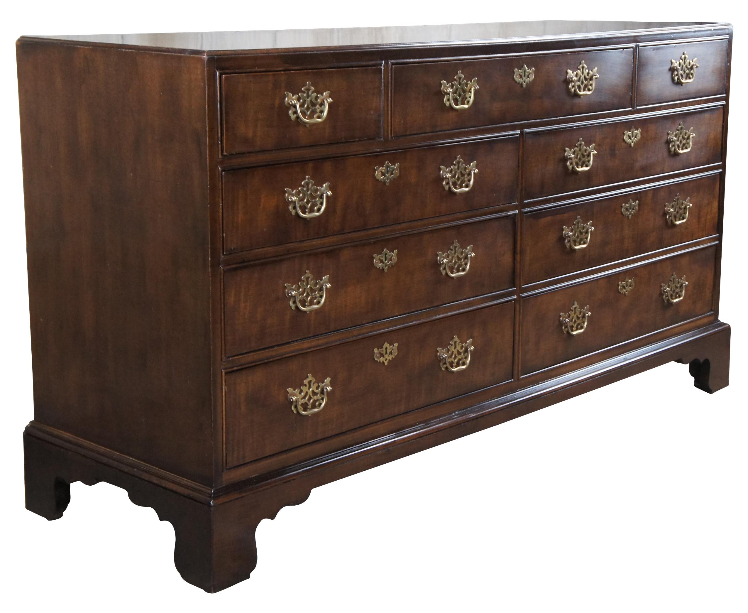 Vintage Henredon English Chippendale Style Mahogany 9 Drawer Double Dresser 3700 In Good Condition In Dayton, OH