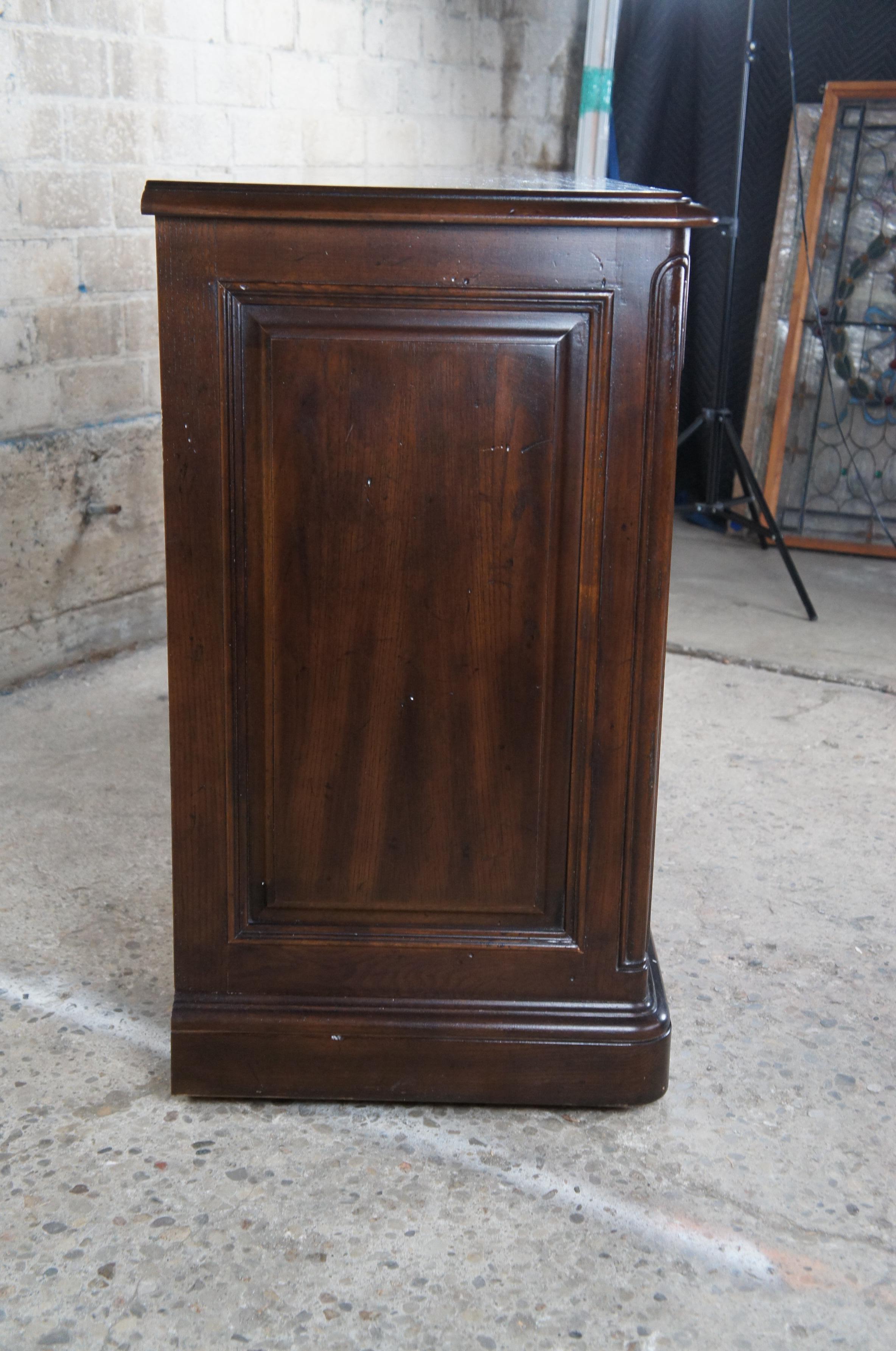Vintage Henredon Quattro Secoli Paese Francese Credenza Buffet Provinciale in Oak in vendita 5