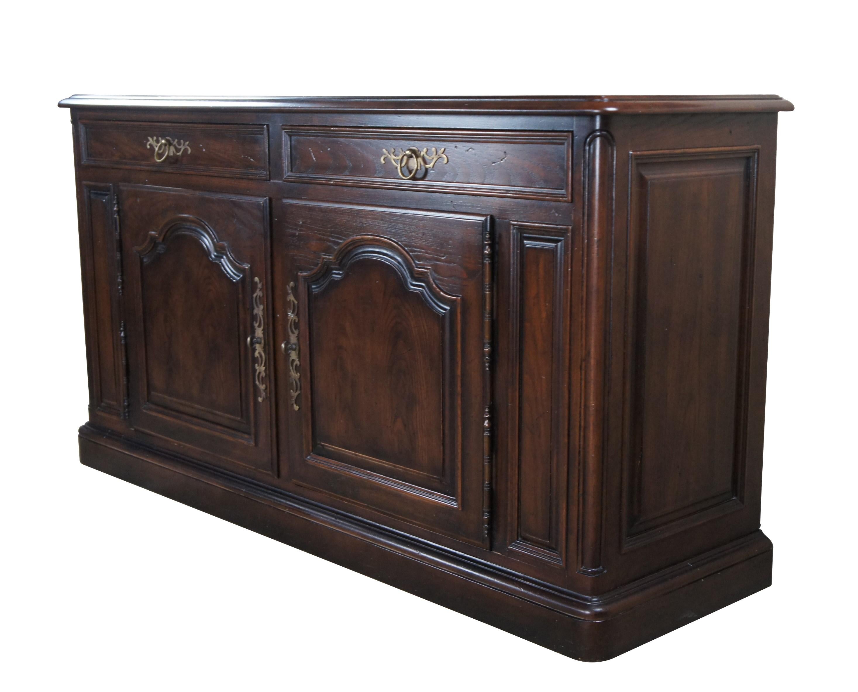 Stile provenzale Vintage Henredon Quattro Secoli Paese Francese Credenza Buffet Provinciale in Oak in vendita