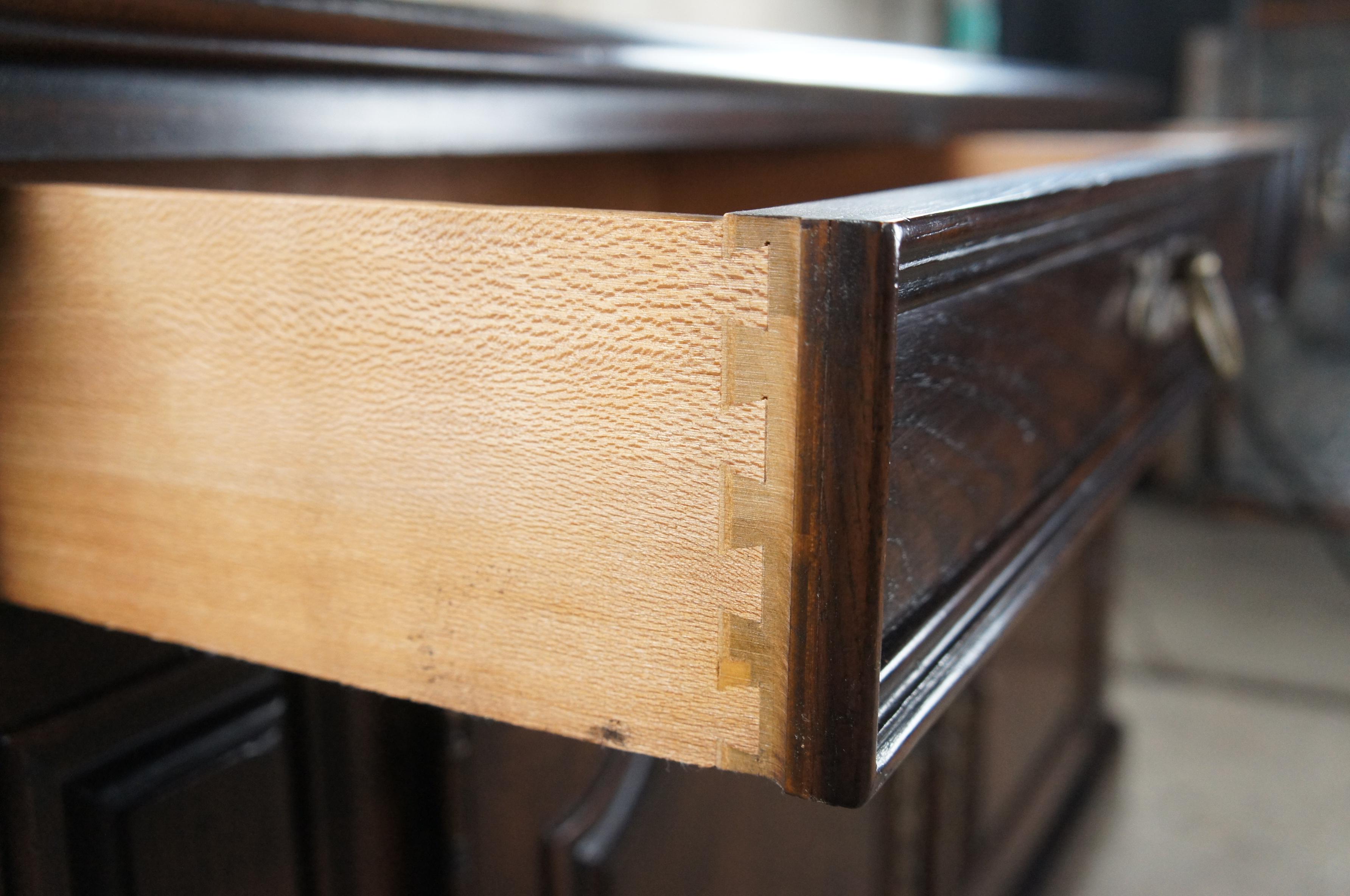 Quercia Vintage Henredon Quattro Secoli Paese Francese Credenza Buffet Provinciale in Oak in vendita