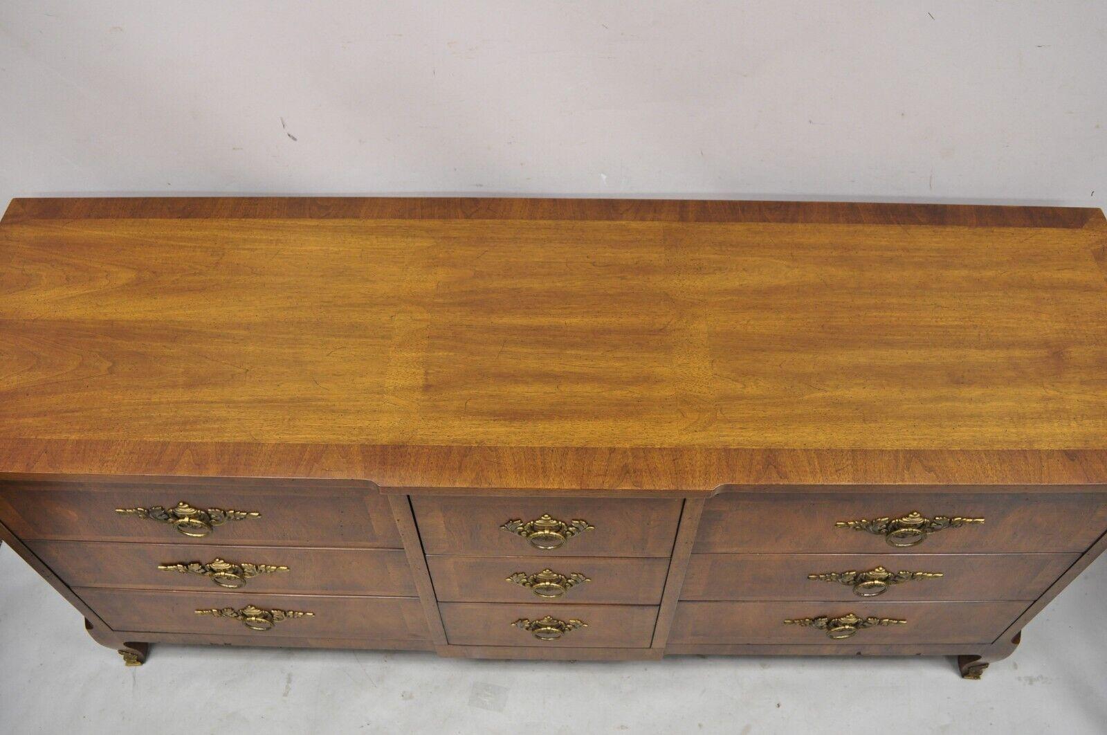 Vintage Henredon French Louis XV Style Walnut 9 Drawer Triple Dresser In Good Condition In Philadelphia, PA