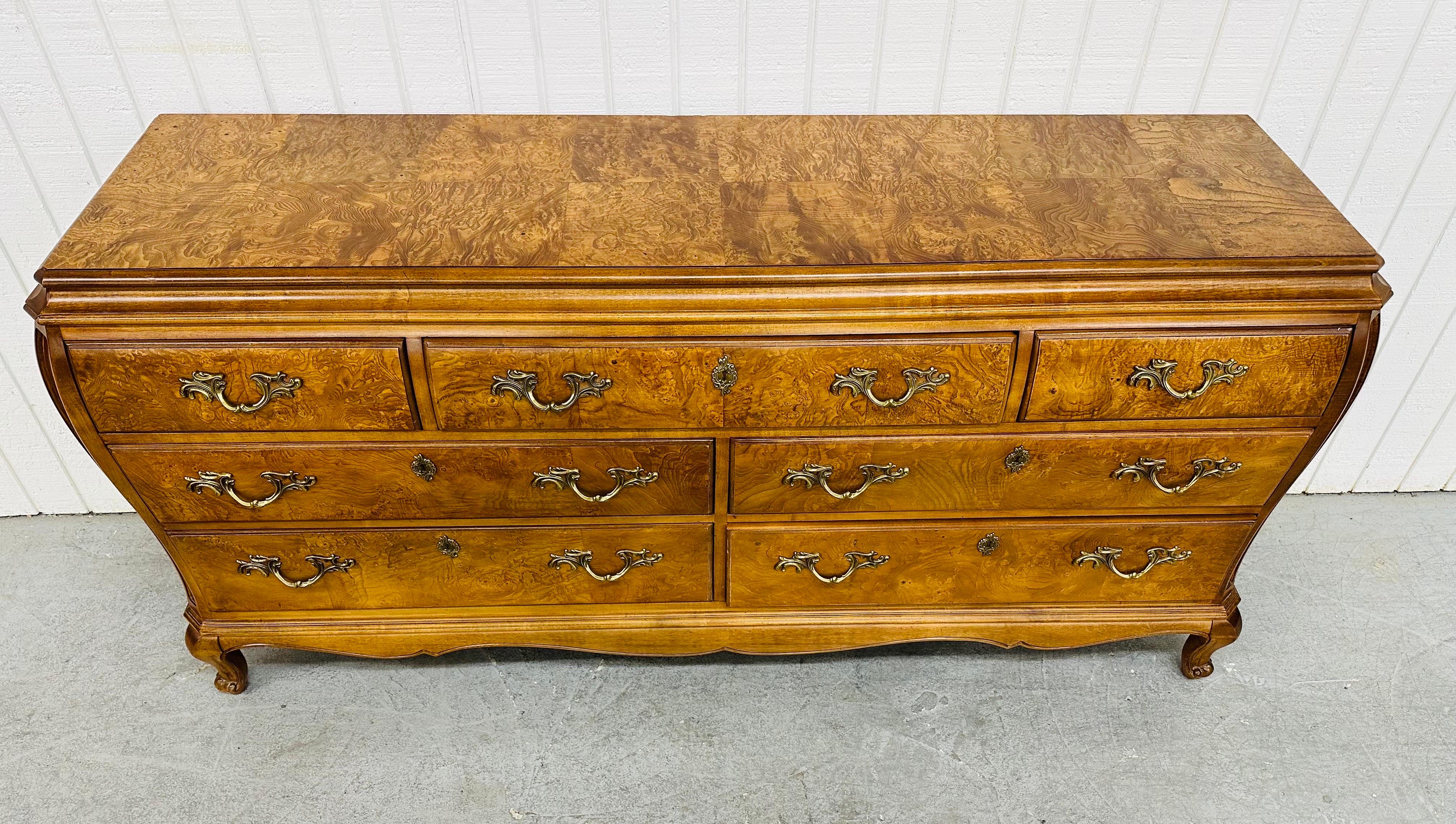 Vintage Henredon French Provincial Burled Wood Dresser In Good Condition For Sale In Clarksboro, NJ