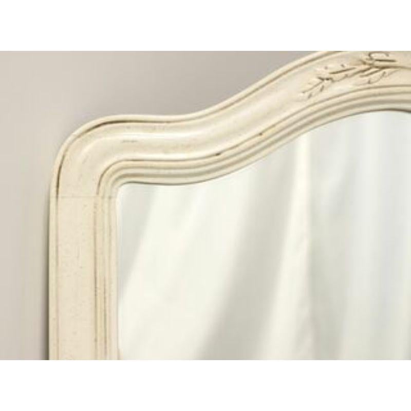 HENREDON French Provincial Painted Wall Mirror In Good Condition In Charlotte, NC