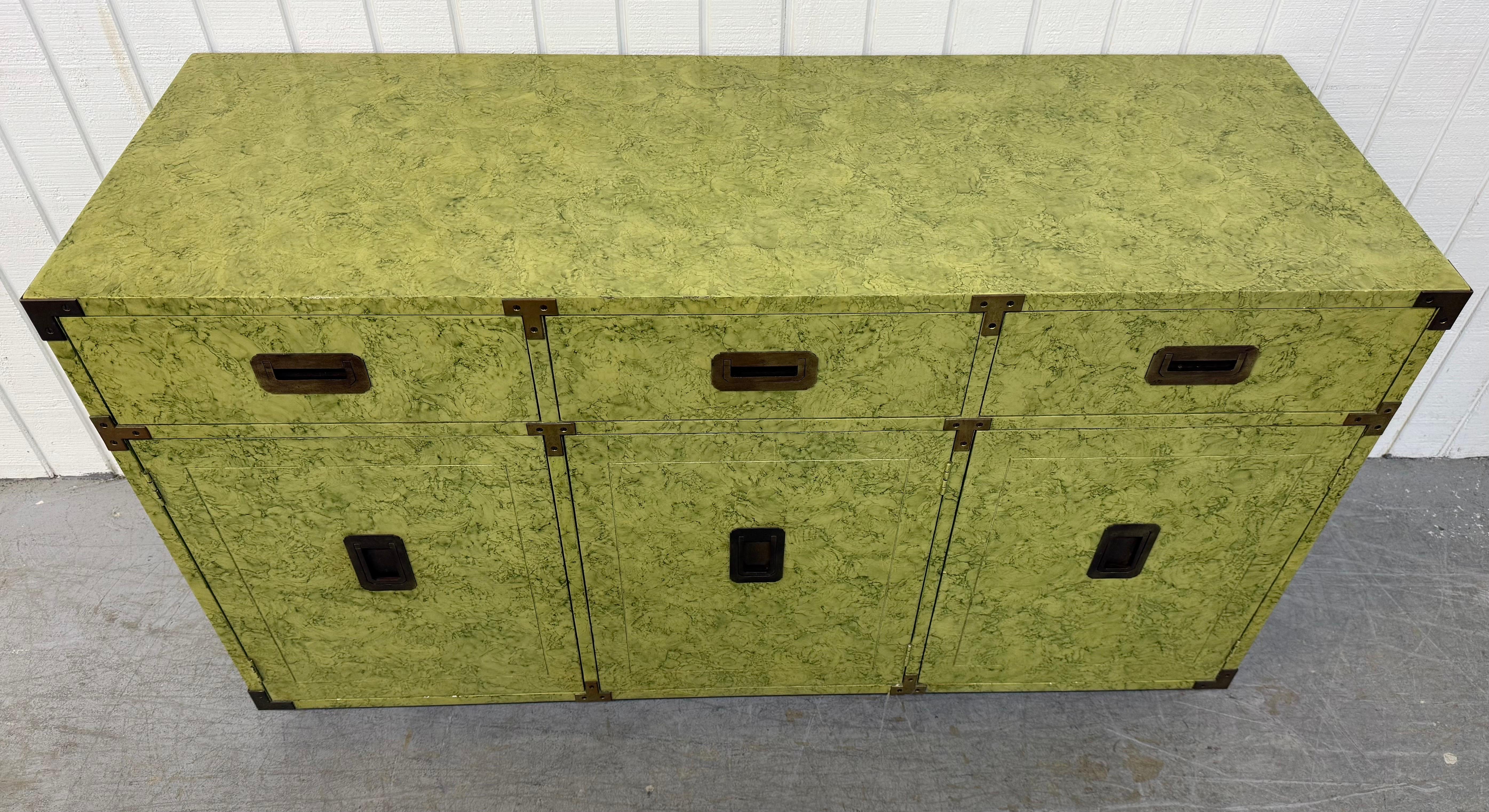 Vintage Henredon Greene & Greene Greene & Greene Campaigner Sideboard In condizioni buone in vendita a Clarksboro, NJ