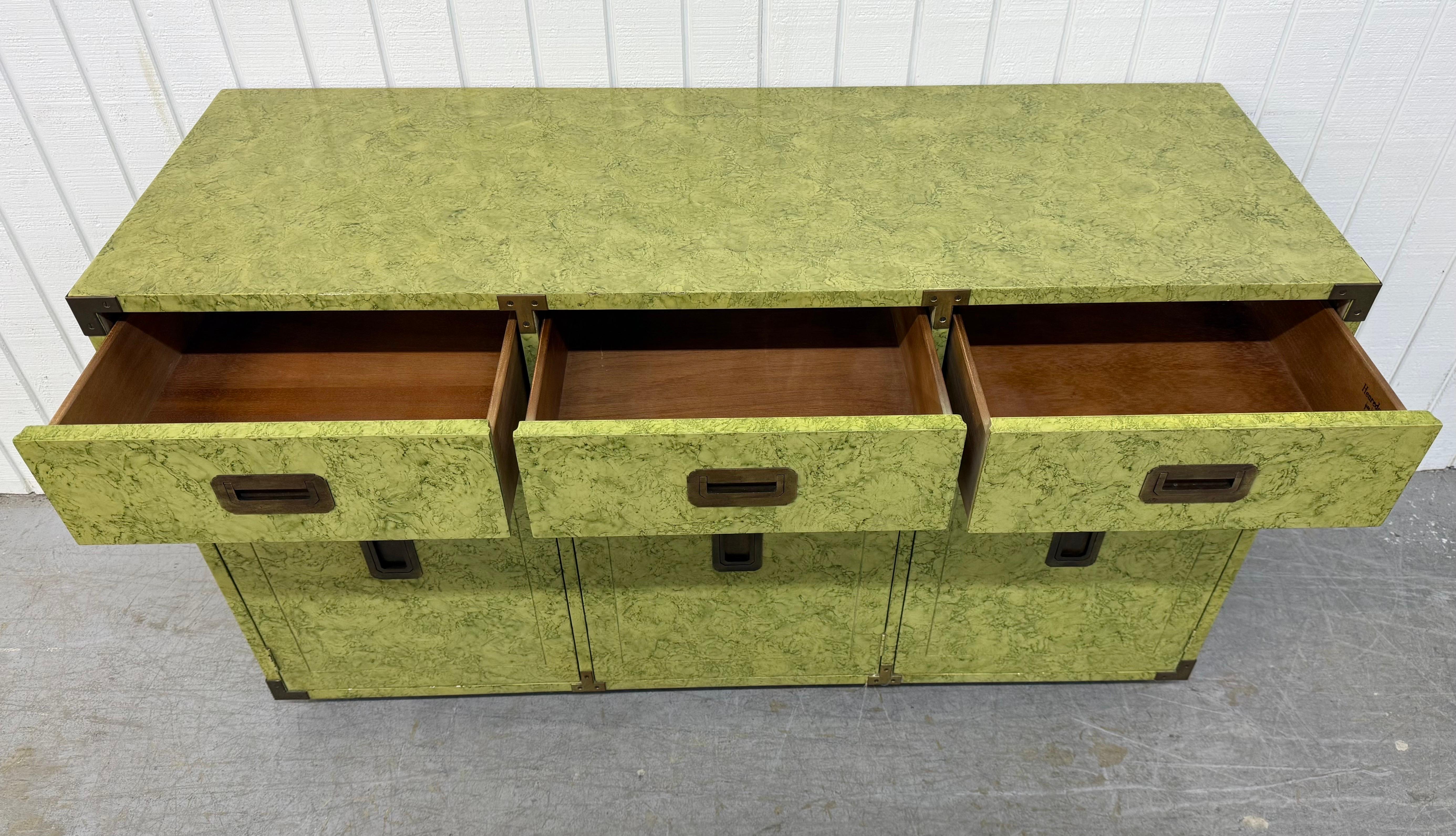Ottone Vintage Henredon Greene & Greene Greene & Greene Campaigner Sideboard in vendita