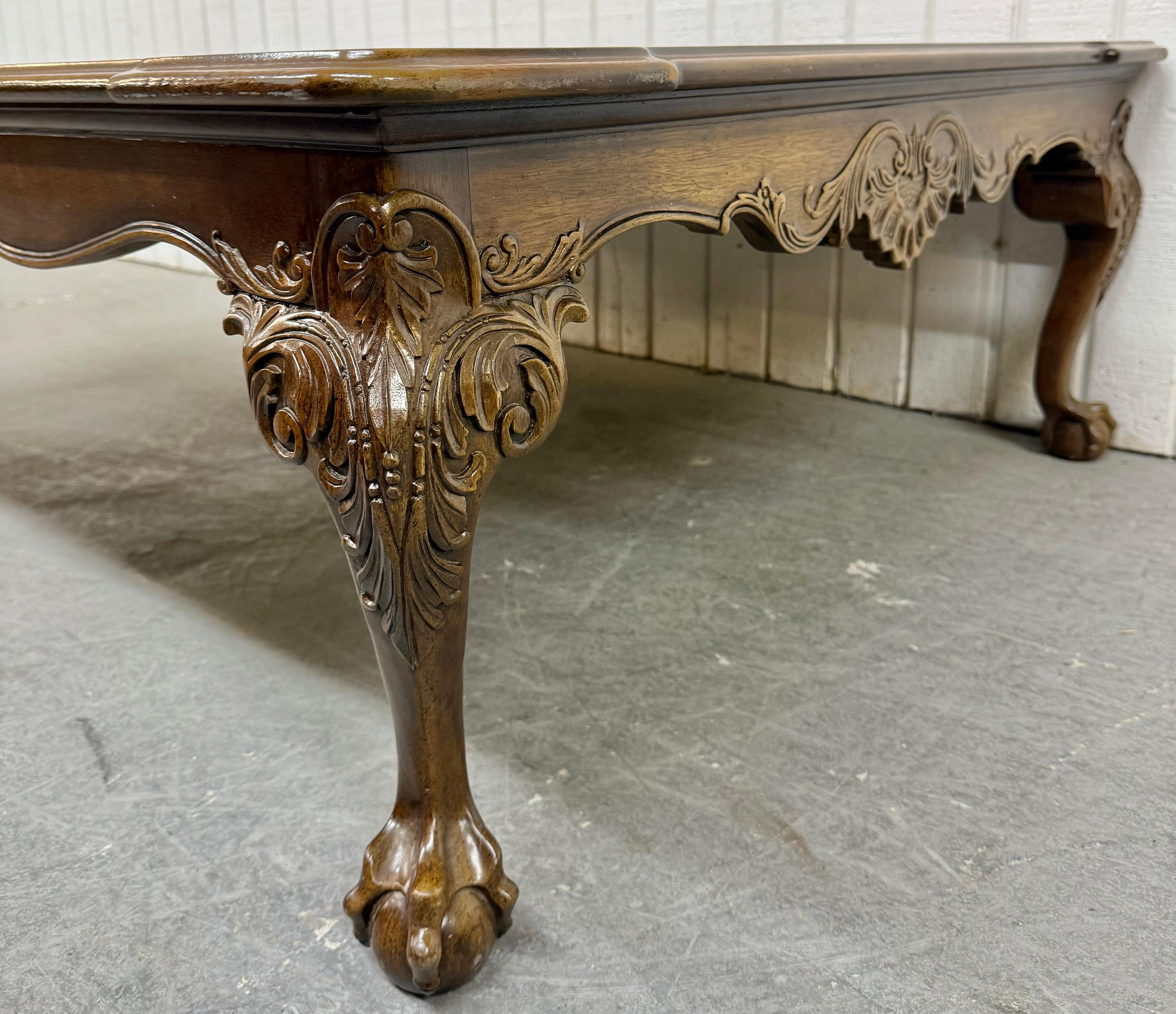 Vintage Henredon Mahogany Ball & Claw Coffee Table In Good Condition In Clarksboro, NJ