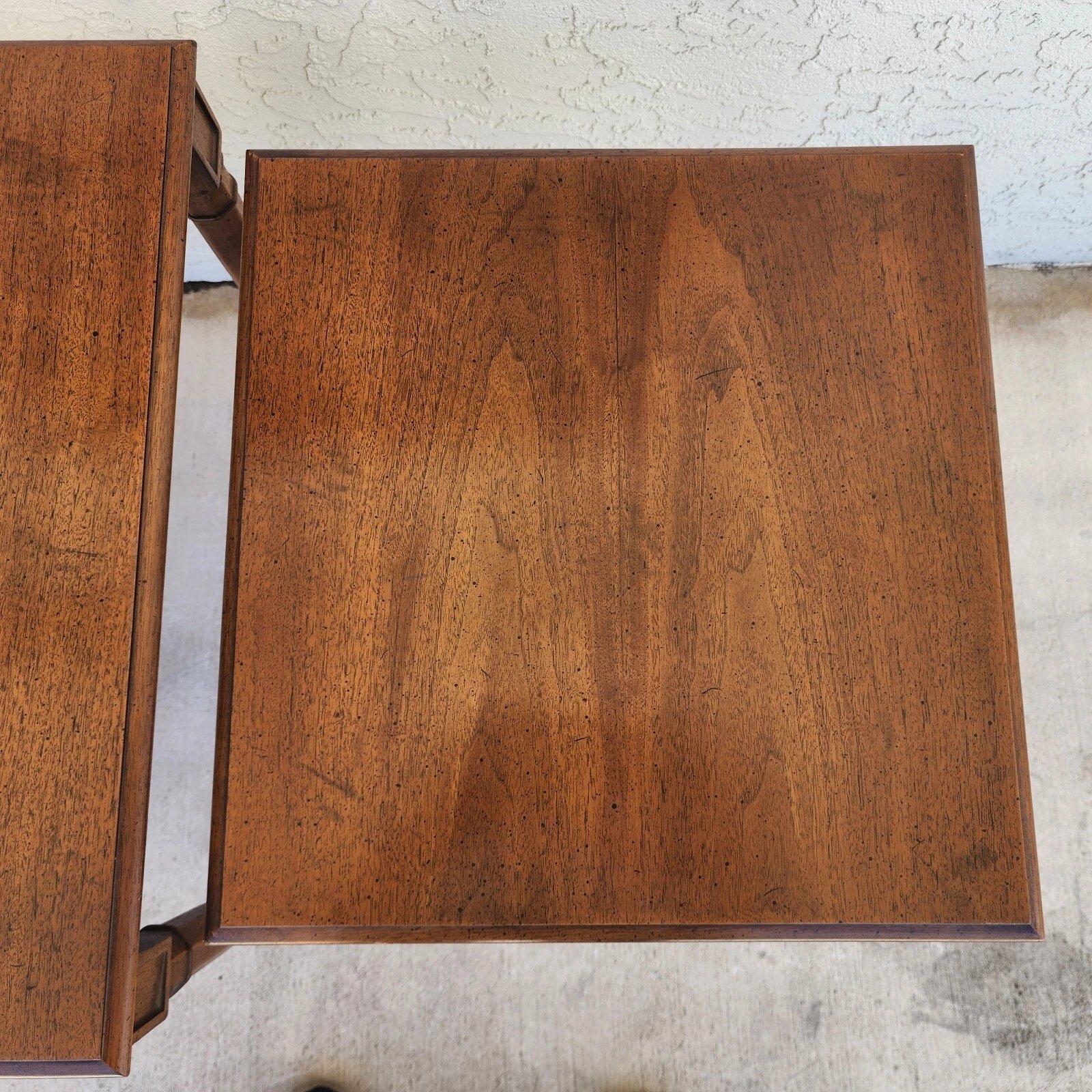 Noce Vintage Henredon Nesting Tables in vendita