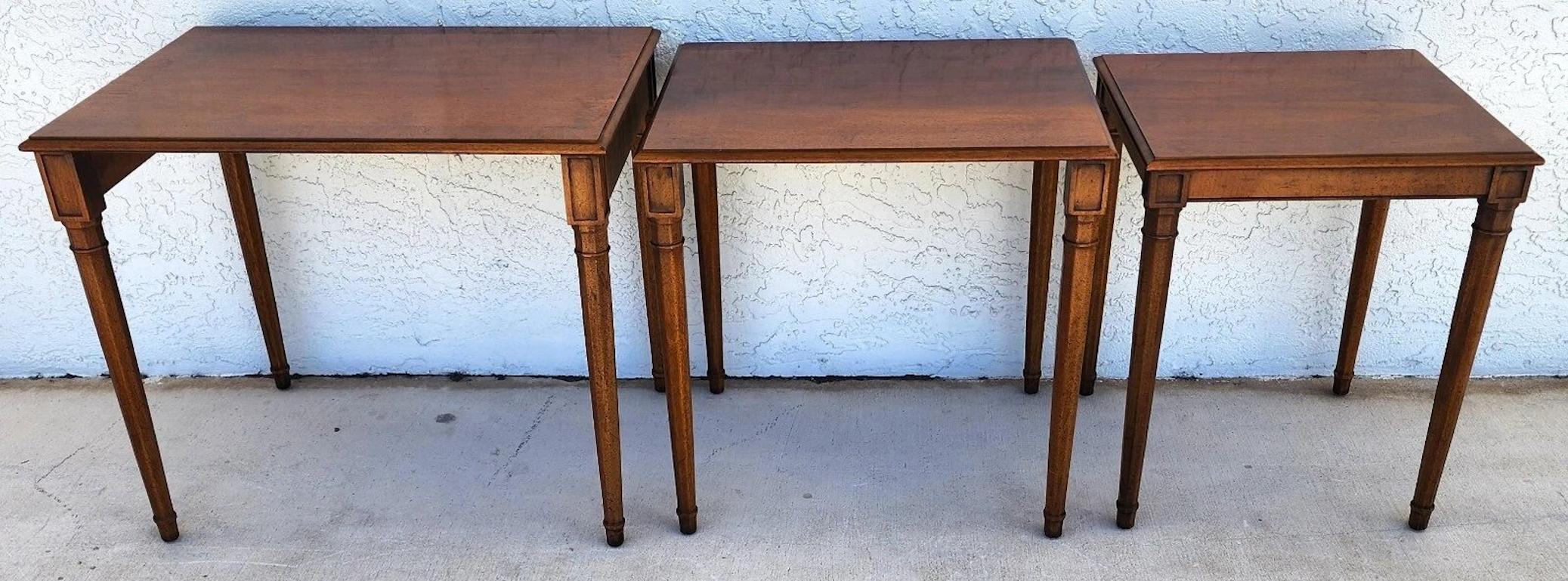 Vintage Henredon Nesting Tables in vendita 1