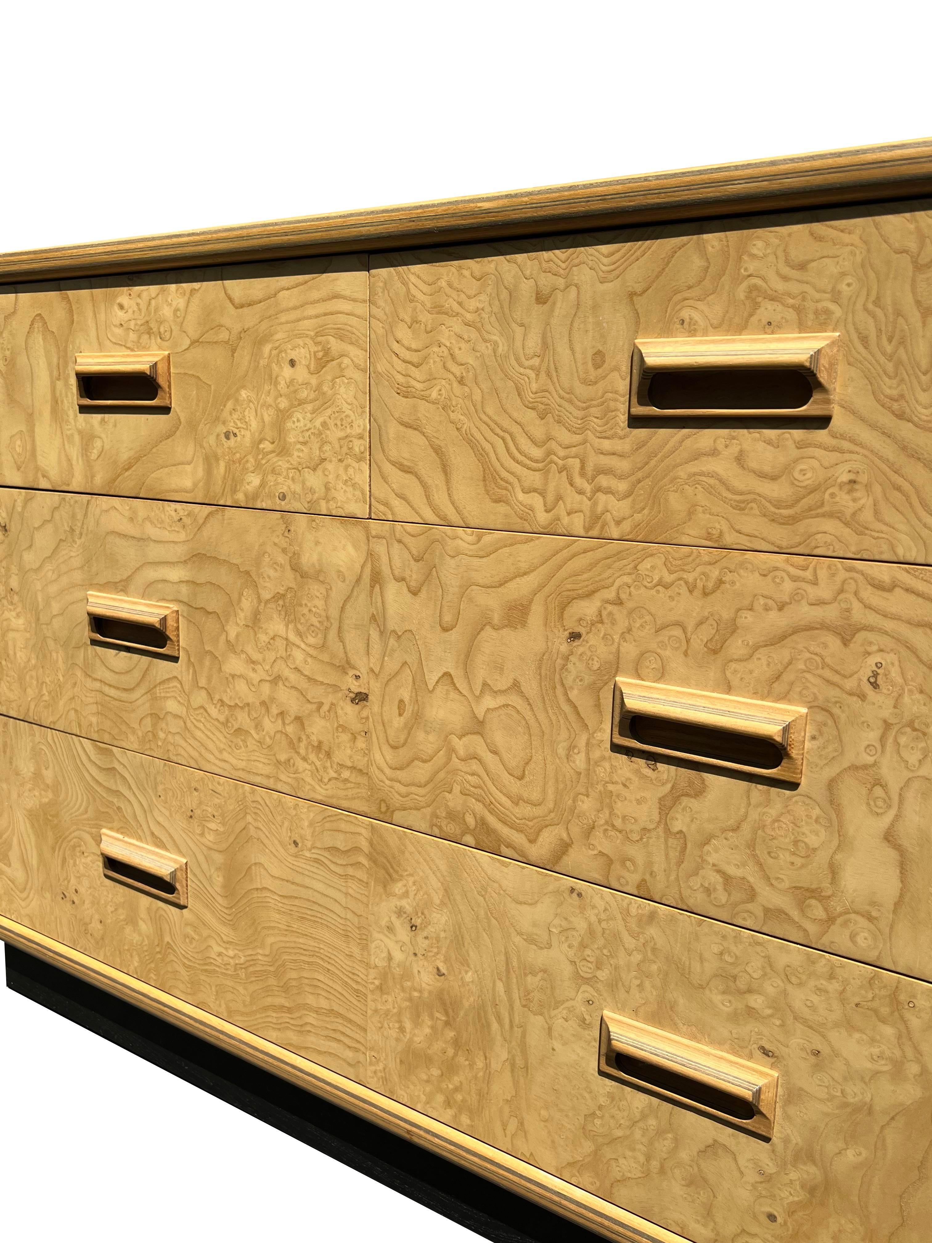 Henredon Scene Two 2 Burl Wood Dresser Lowboy Cabinet

This vintage dresser is a perfect addition to any home looking for a touch of classic style. The burl wood adds a unique and eye-catching element, while the ample storage space makes it