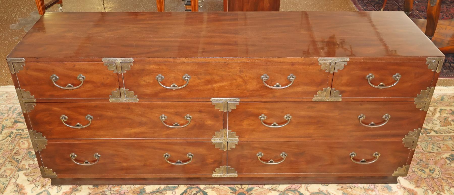 Vintage Henredon Tansu Asian Campaign Style Chest of Drawers Dresser

Dimensions : 72