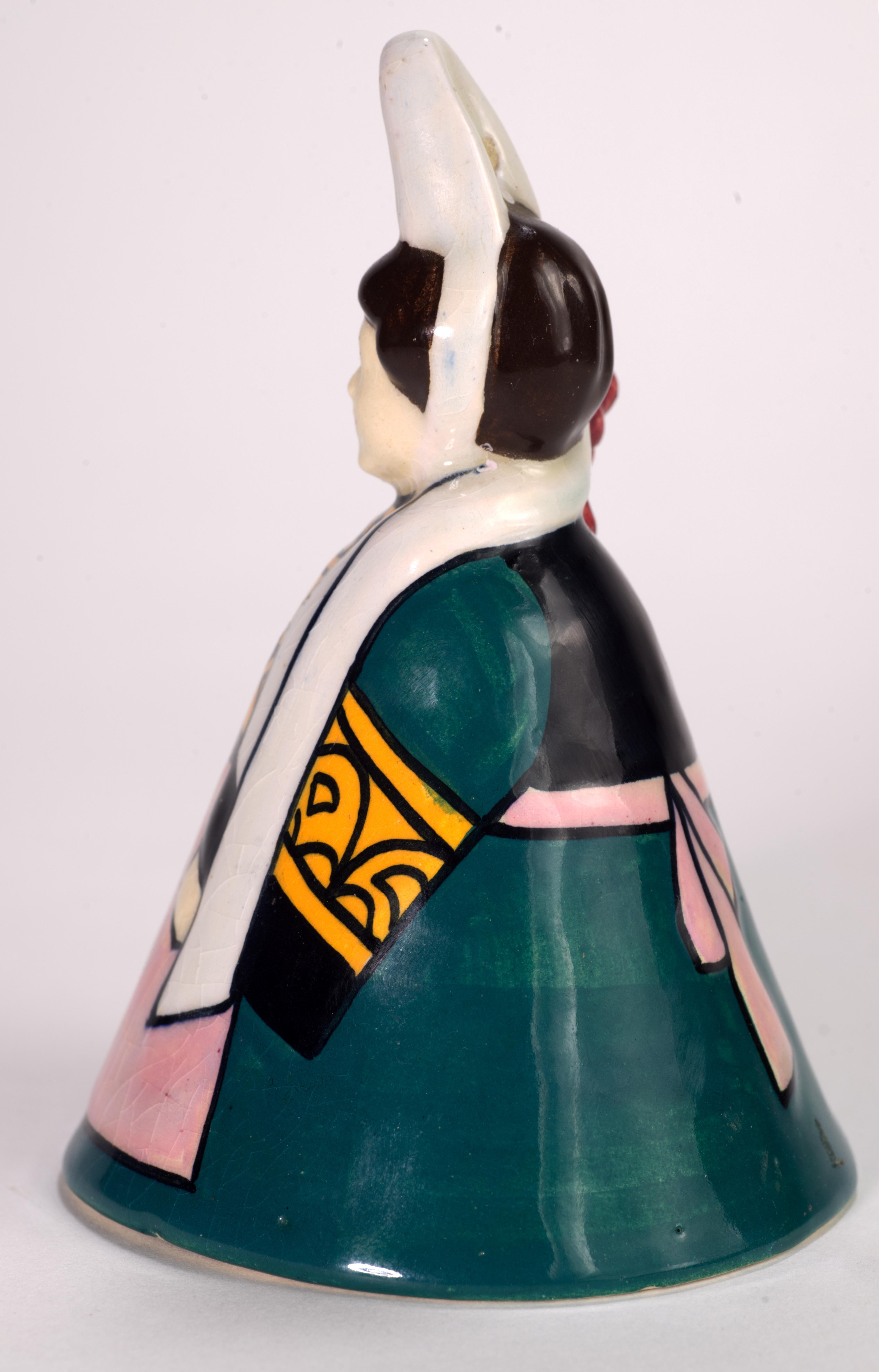 Français Henriot Quimper France Figurine de jeune fille en faïence en vente