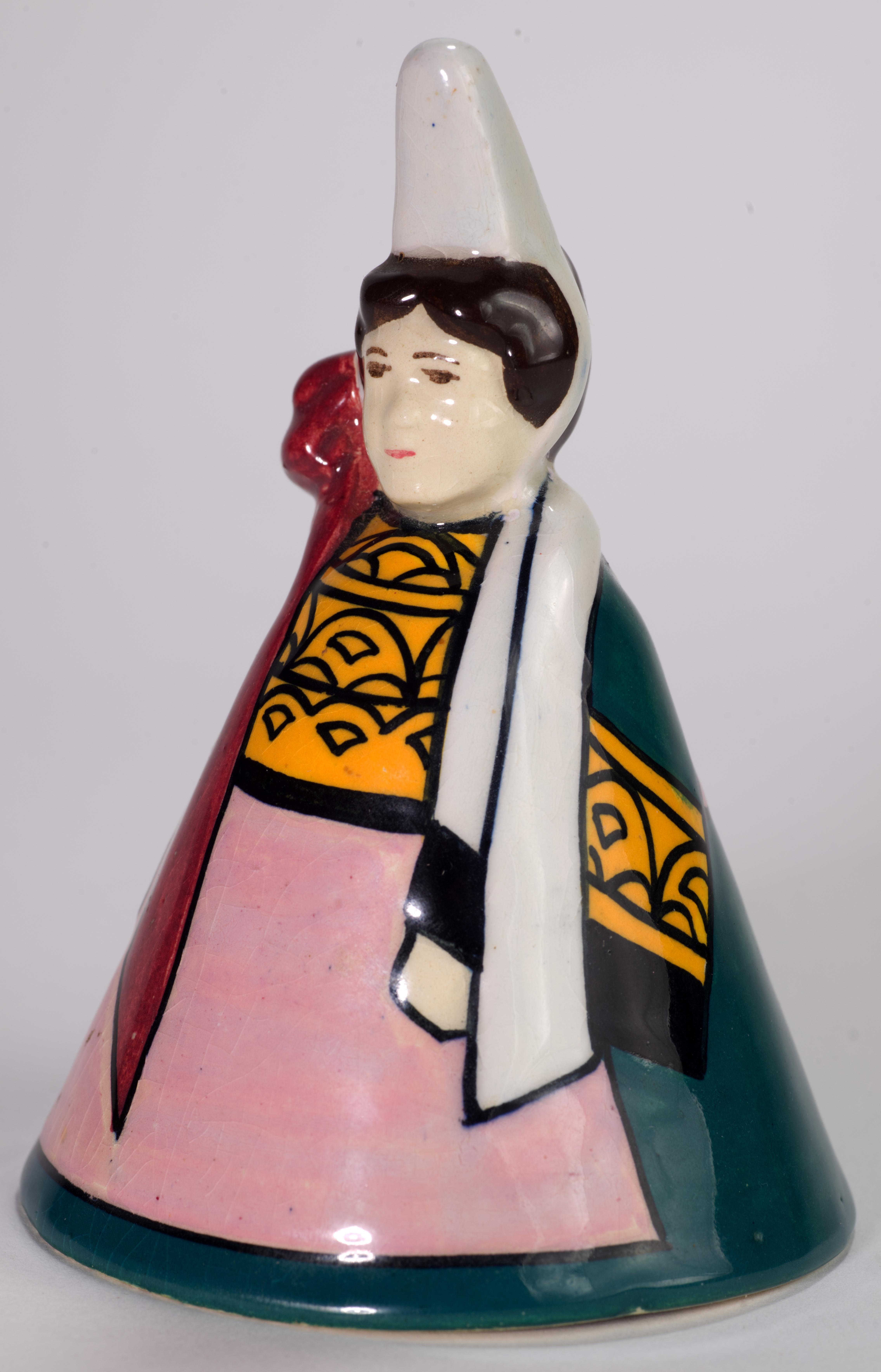 Fait main Henriot Quimper France Figurine de jeune fille en faïence en vente