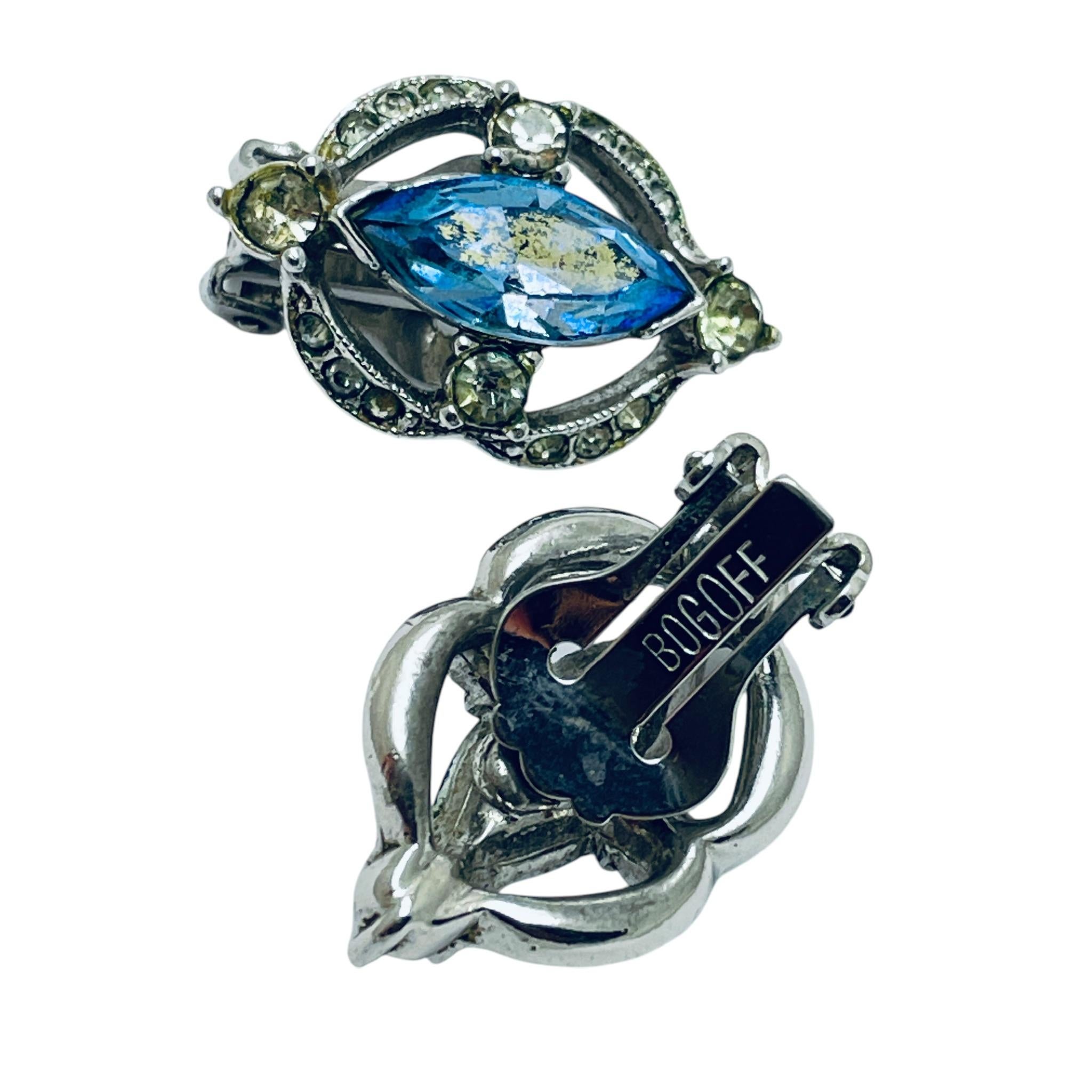 Vintage HENRY BOGOFF signierte silberblaue Strass-Designer-Ohrringe mit Clip im Zustand „Gut“ im Angebot in Palos Hills, IL