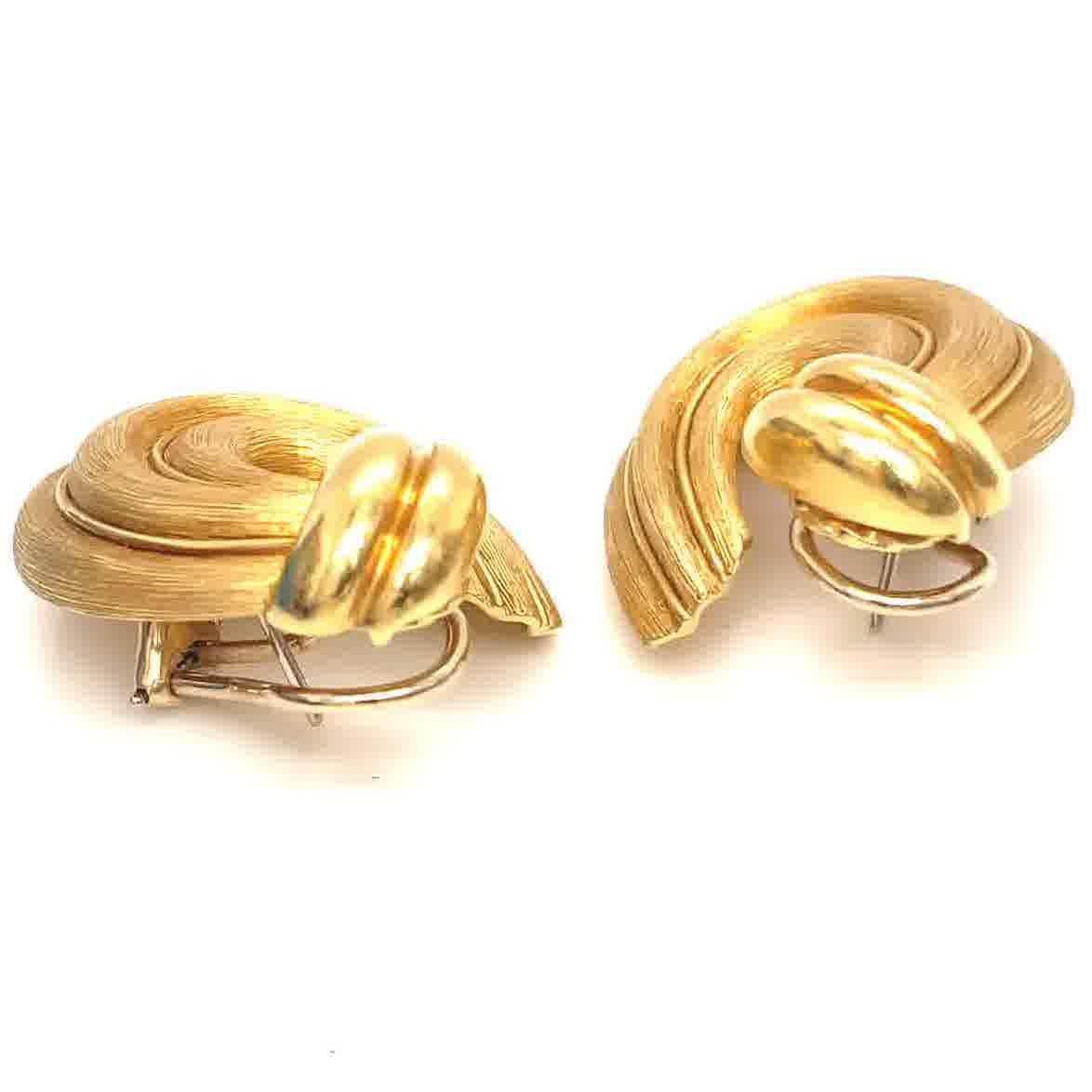 Vintage Henry Dunay 18 Karat Gold Earrings 1