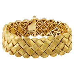 Vintage Henry Dunay 18 Karat Yellow Gold Textured Bracelet