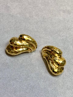 Vintage Henry Dunay 18K Yellow Gold Hammered Omega Back Huggie Designer Earrings