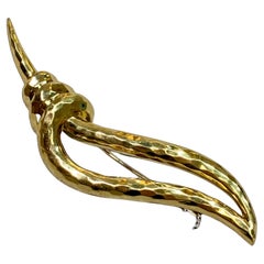 Vintage Henry Dunay 18K Yellow Gold Long High Polished Hammered Knot  Brooch