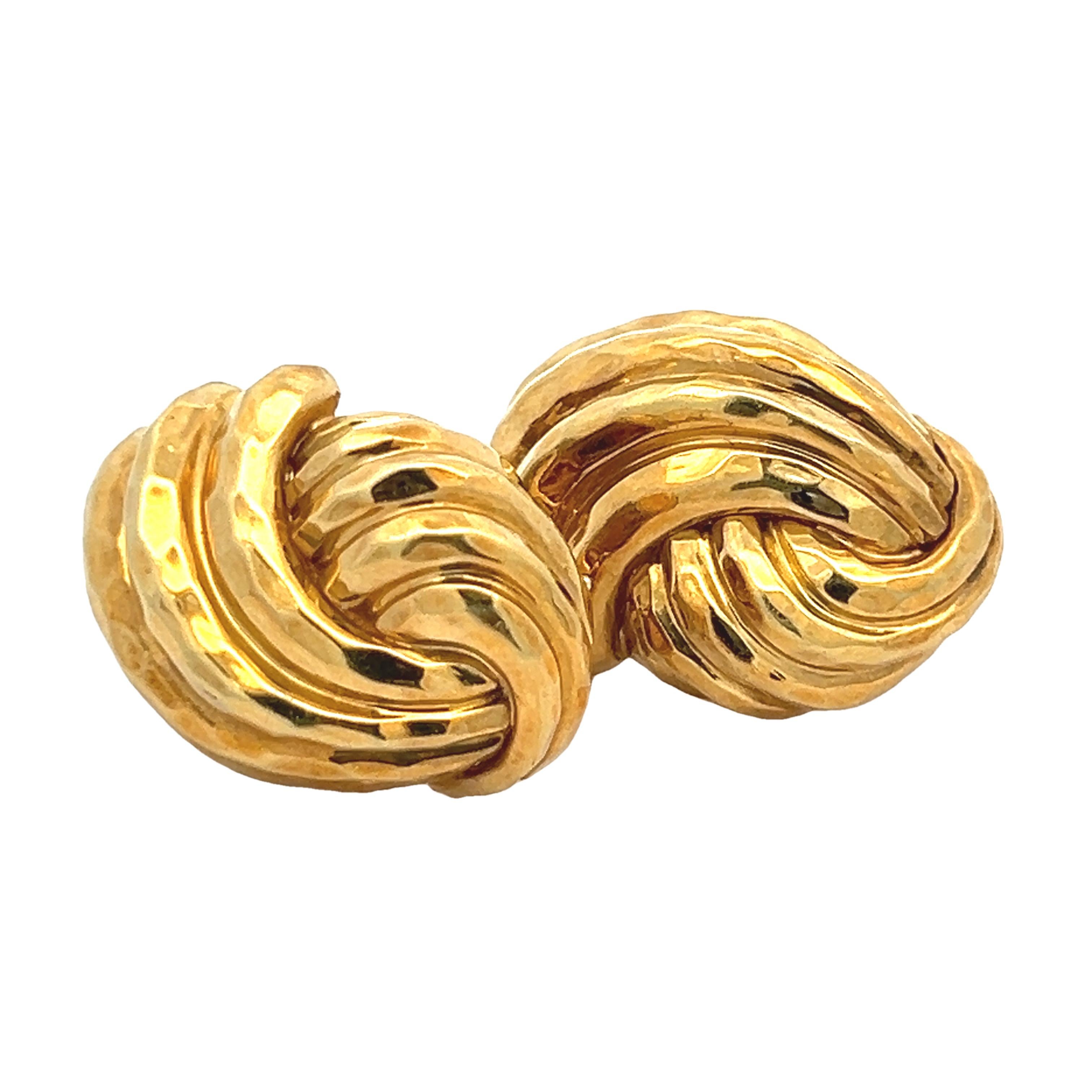 Pendientes esculturales vintage Henry Dunay de oro amarillo de 18 quilates - Acabado martillado en venta 9
