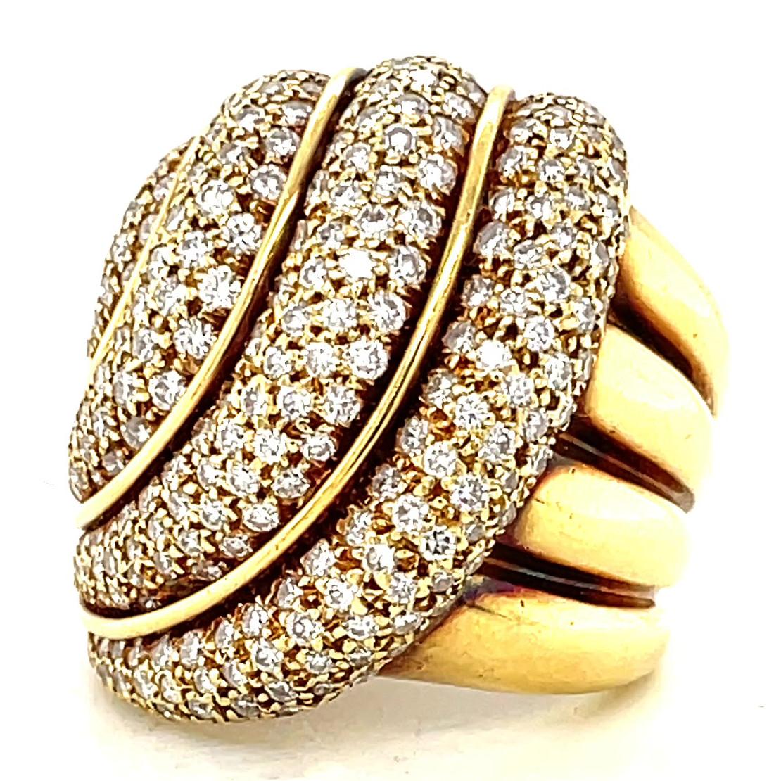 Vintage Henry Dunay Diamond Gold Cocktail Ring In Excellent Condition In Beverly Hills, CA