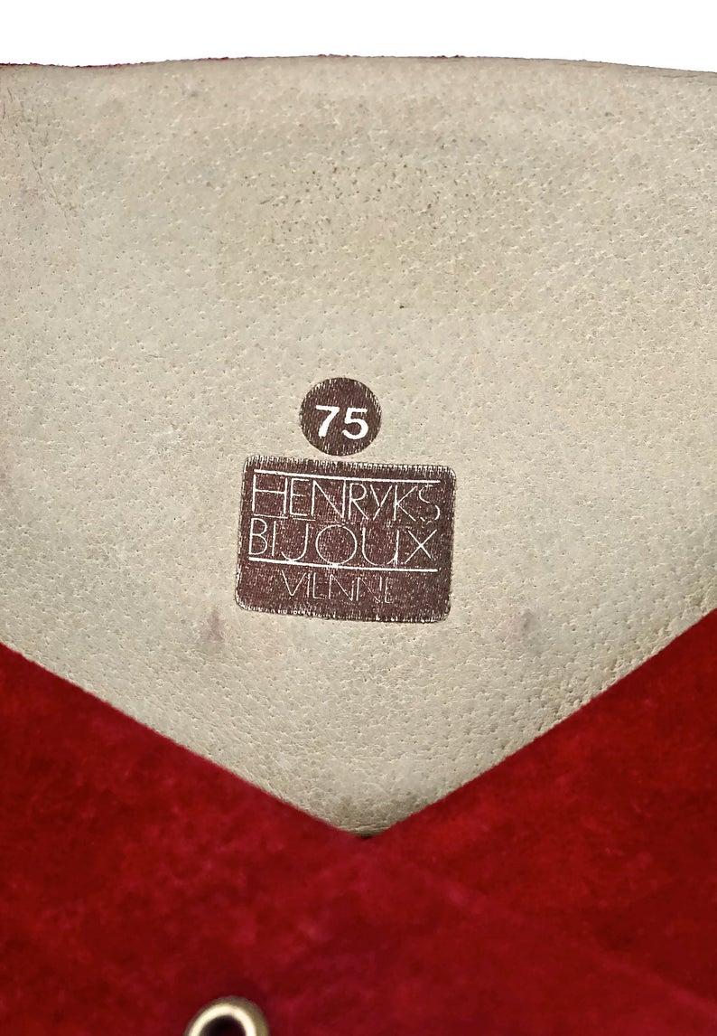 Vintage HENRYKS BIJOUX VIENNE Jewelled Leopard Head Red Suede Wide Belt For Sale 3