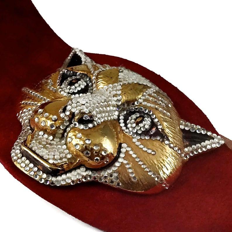 Vintage HENRYKS BIJOUX VIENNE Jewelled Leopard Head Red Suede Wide Belt For Sale 1