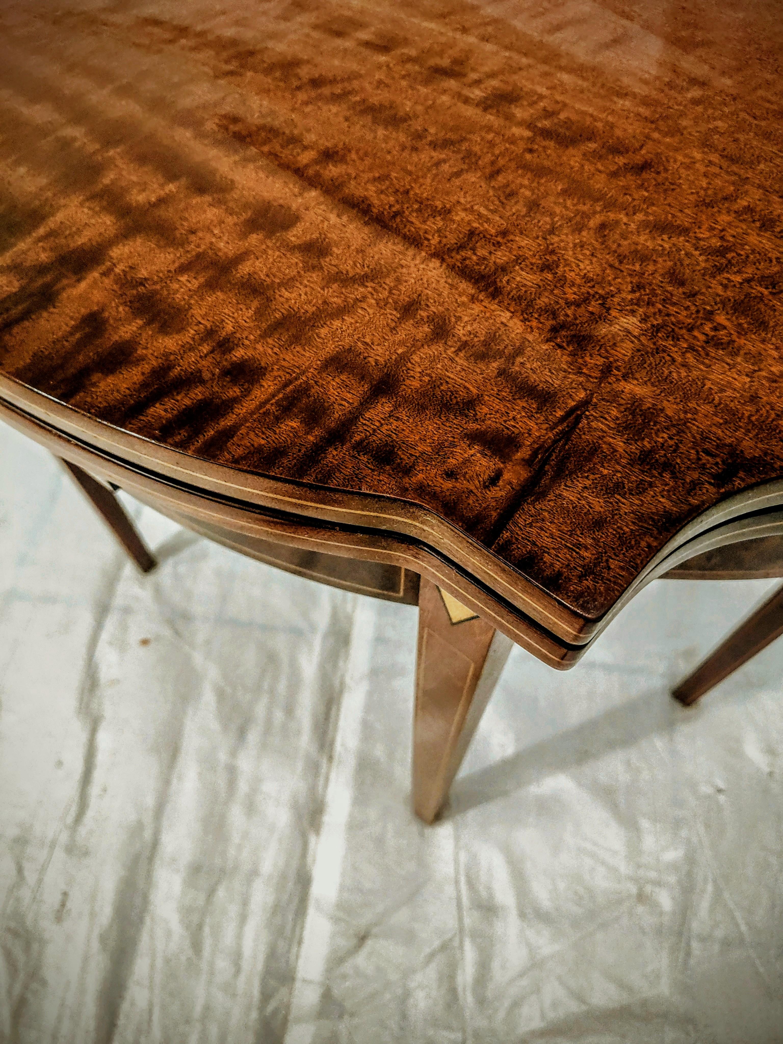 Vintage Hepplewhite Style Game Table In Excellent Condition For Sale In Acton, MA