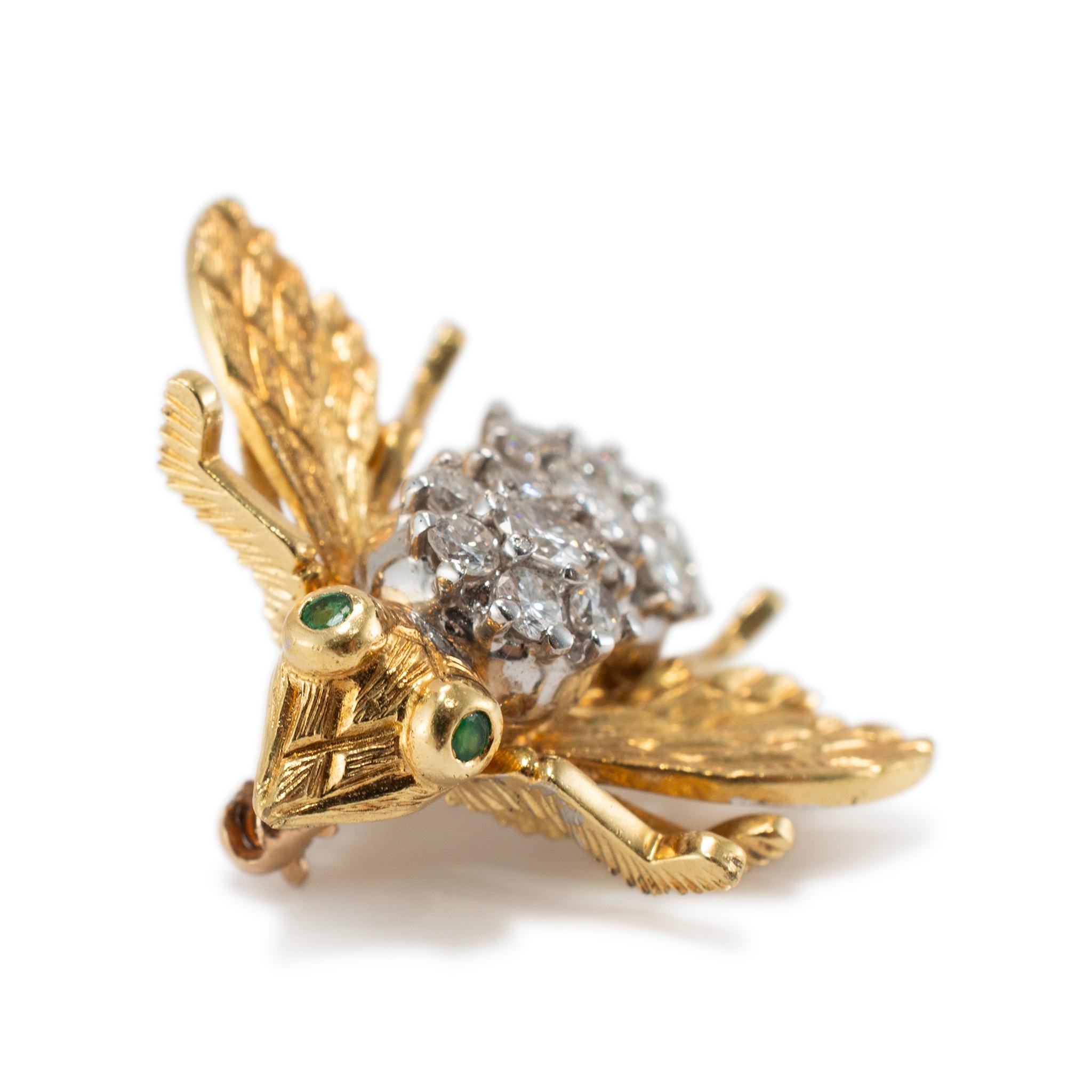 Marchio: Herbert Rosenthal 

Tipo di metallo: Oro bianco e oro giallo 18 carati

Lunghezza: 1.25 pollici

Peso: 11,13 grammi

Spilla vintage fatta a mano di Herbert Rosenthal in oro bianco e giallo 18 carati, con diamanti e smeraldi. Inciso con