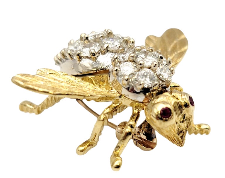 Vintage Herbert Rosenthal Diamond and Ruby 3D Bee Brooch in 18 Karat Yellow Gold In Good Condition For Sale In Scottsdale, AZ