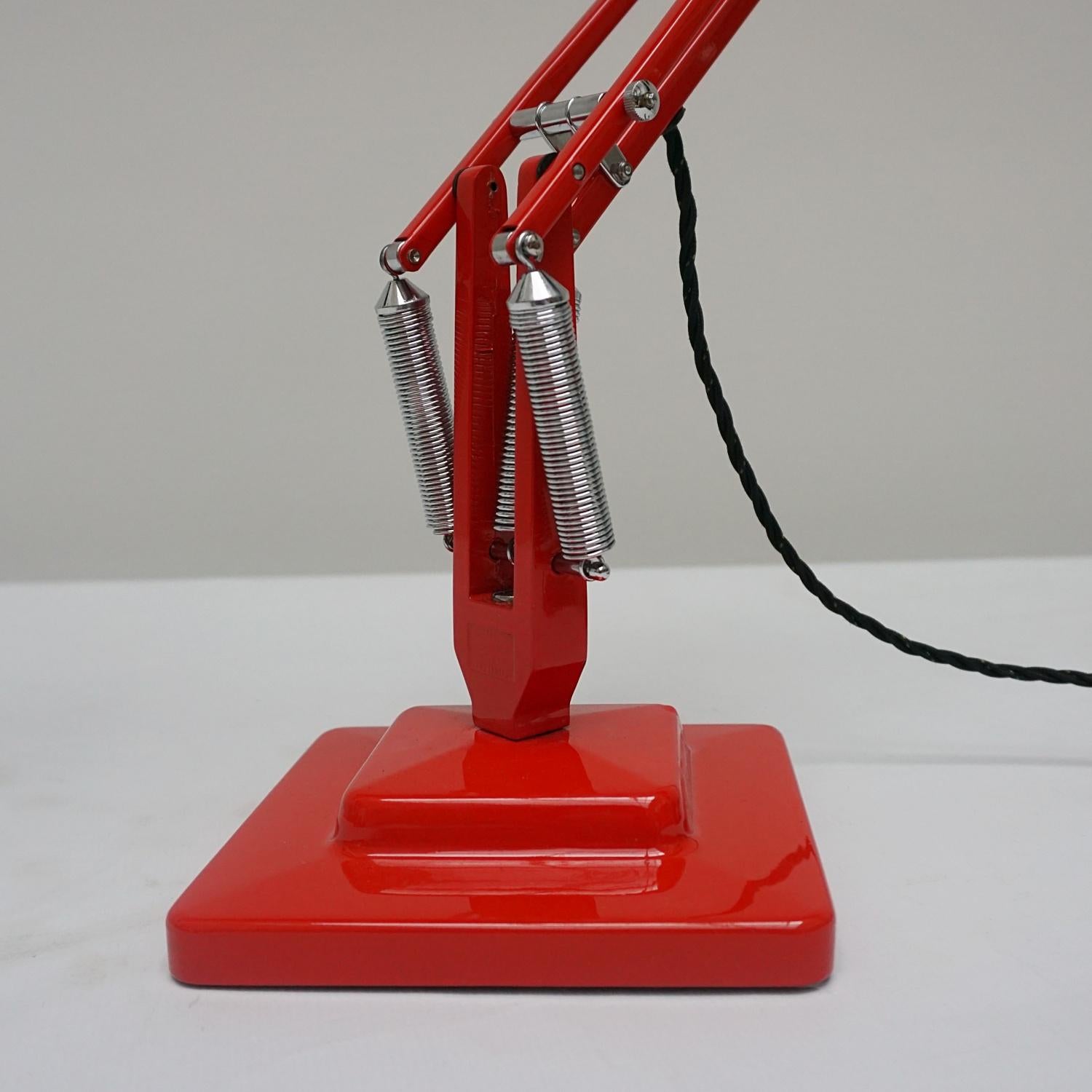Vintage Herbert Terry & Sons Repainted Red Anglepoise Desk Lamp In Excellent Condition In Forest Row, East Sussex