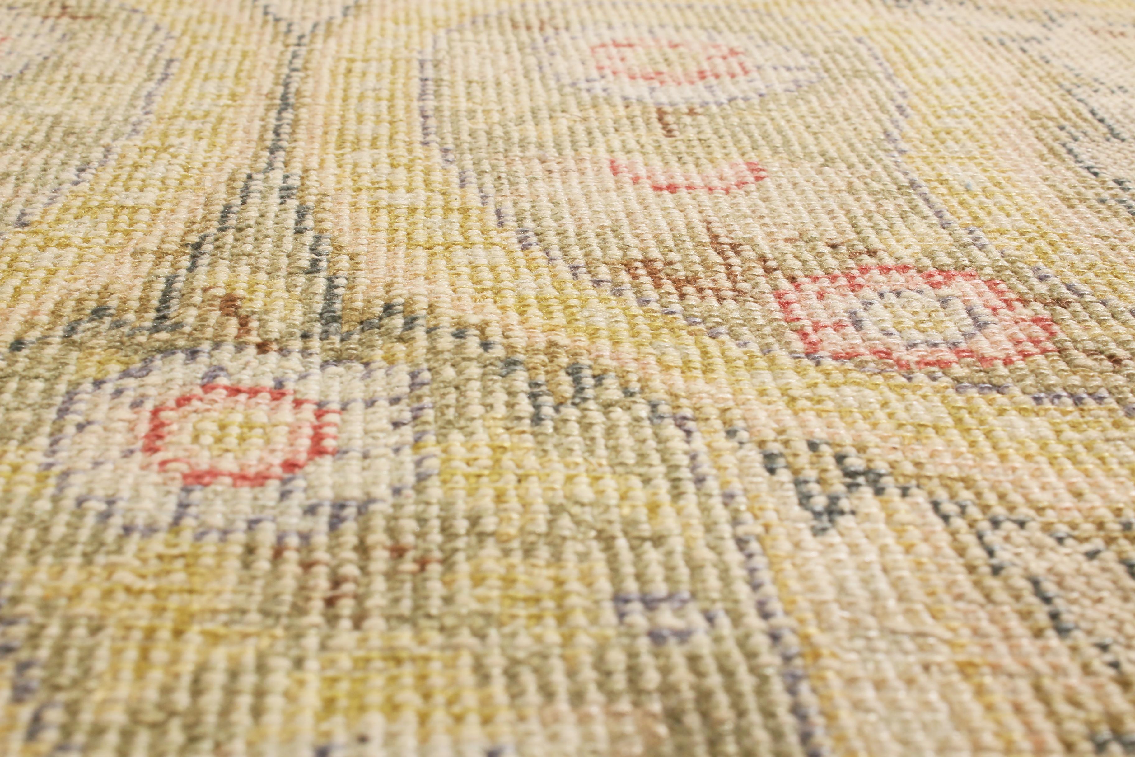 Alfombra ovalada vintage Hereke beige crema con diseño de medallón Boteh by Rug & Kilim Turco en venta