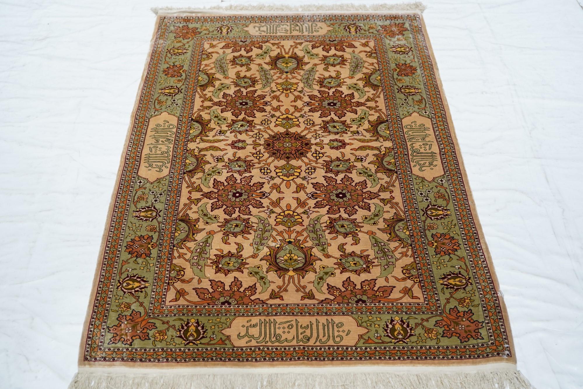 Tappeto Hereke in seta turca estremamente pregiata 2'10'' x 4'7'' in vendita 2