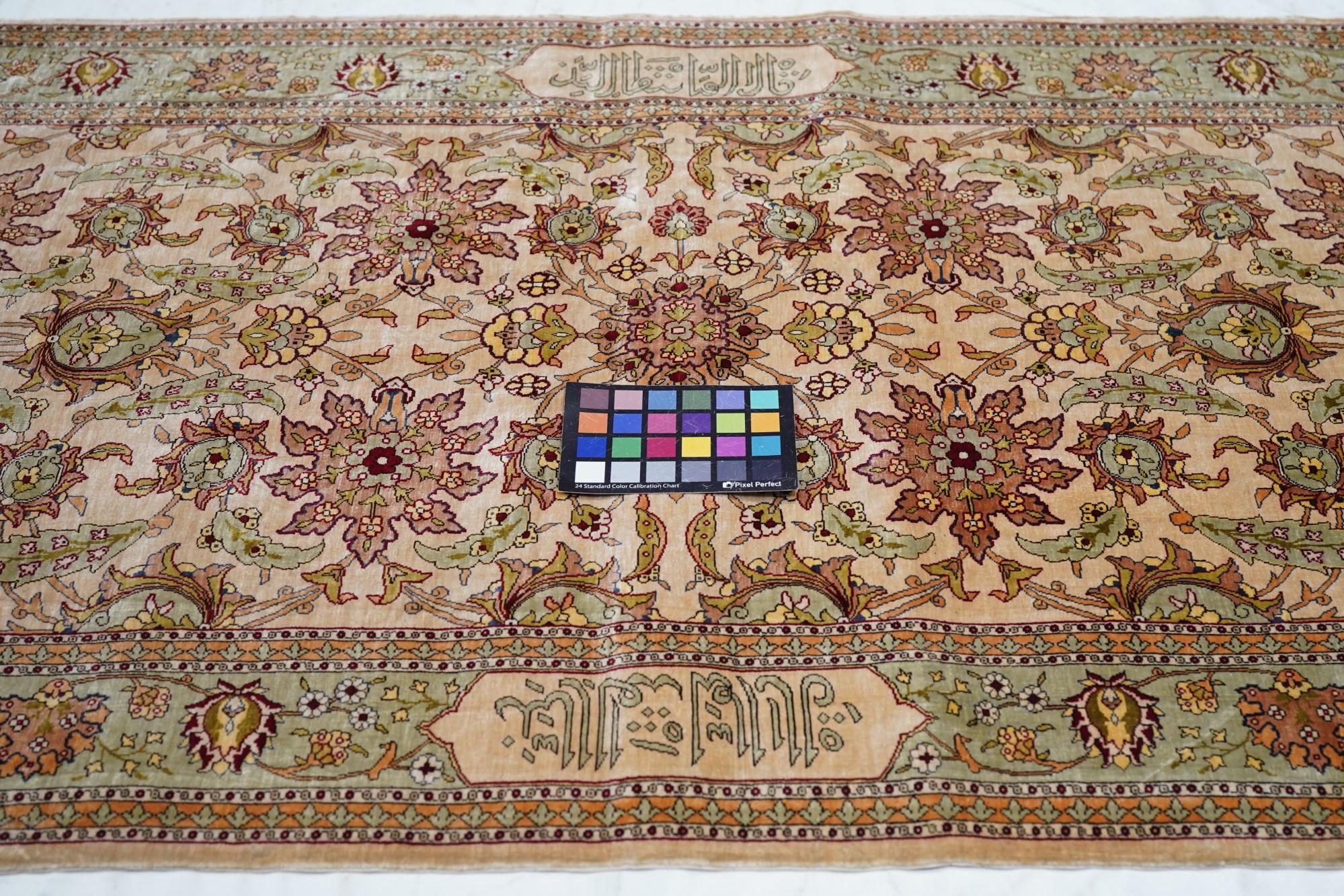 Tappeto Hereke in seta turca estremamente pregiata 2'10'' x 4'7'' in vendita 3