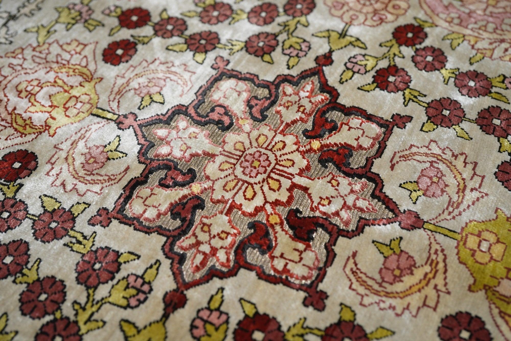 Tappeto Vintage Hereke 6'11'' x 10'3'' in vendita 4