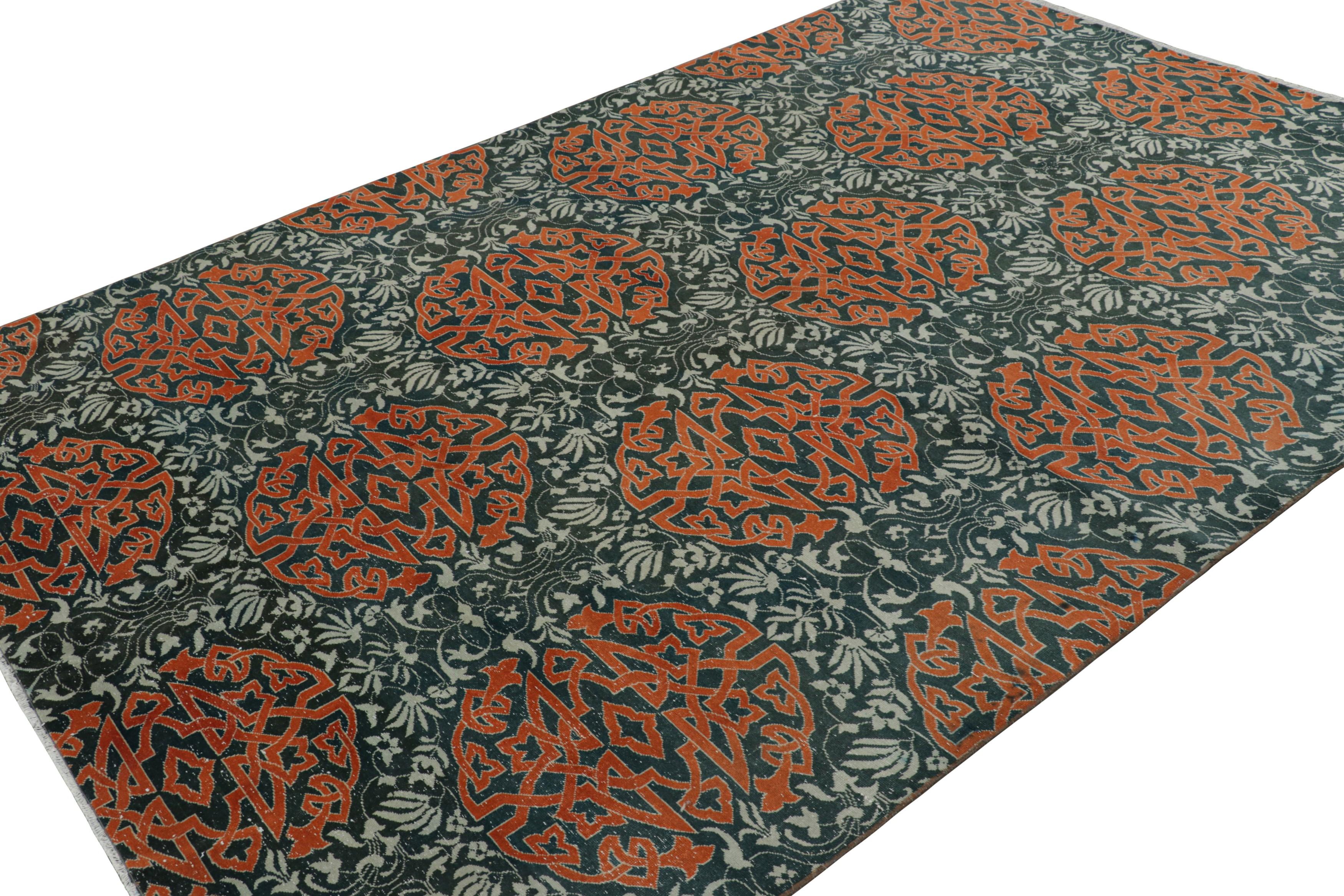 Noué à la main Tapis Hereke vintage bleu avec médaillons arabesques orange  Rug & Kilim en vente