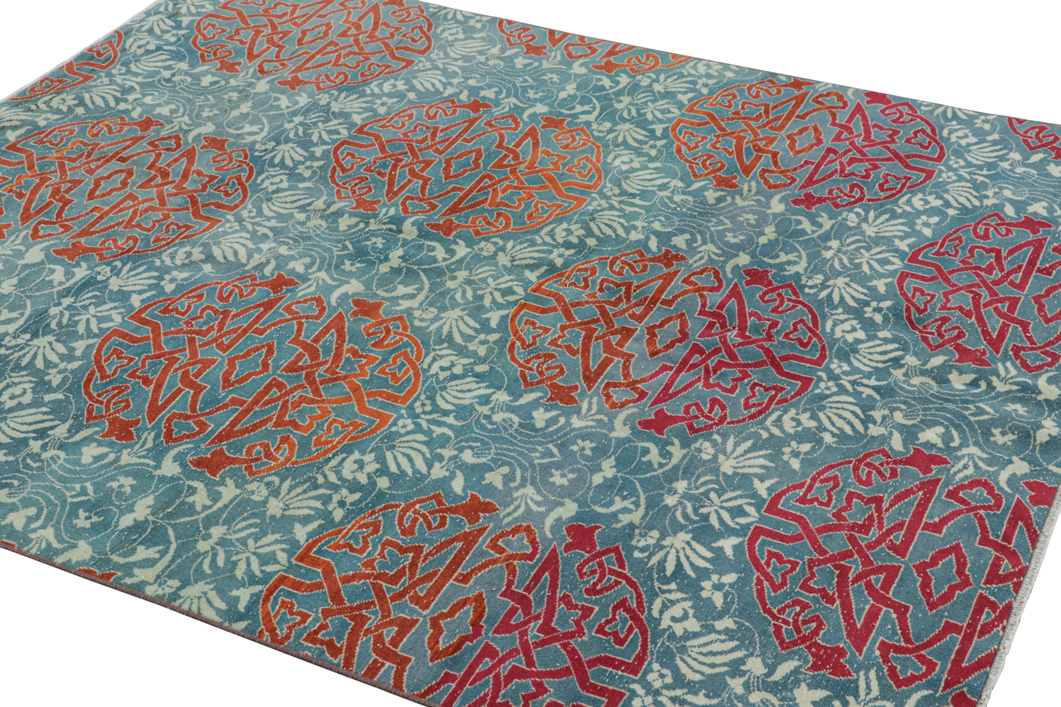 Annodato a mano Tappeto vintage Hereke in blu verde acqua con medaglioni arabescati rossi  Rug & Kilim in vendita
