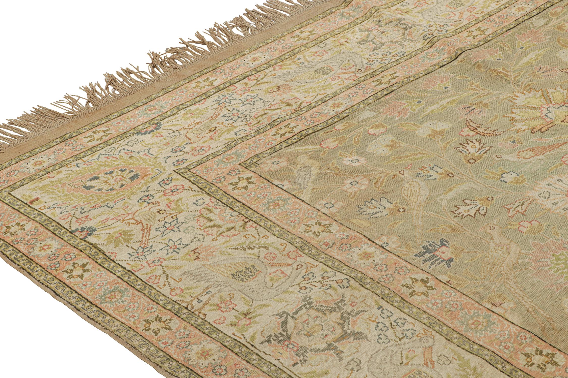 Noué à la main Tapis vintage Hereke avec des motifs picturaux et floraux rares de Rug & Kilim en vente