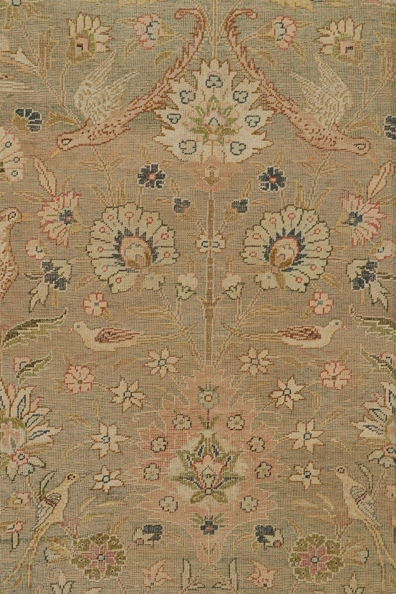 Tapis vintage Hereke avec des motifs picturaux et floraux rares de Rug & Kilim Bon état - En vente à Long Island City, NY