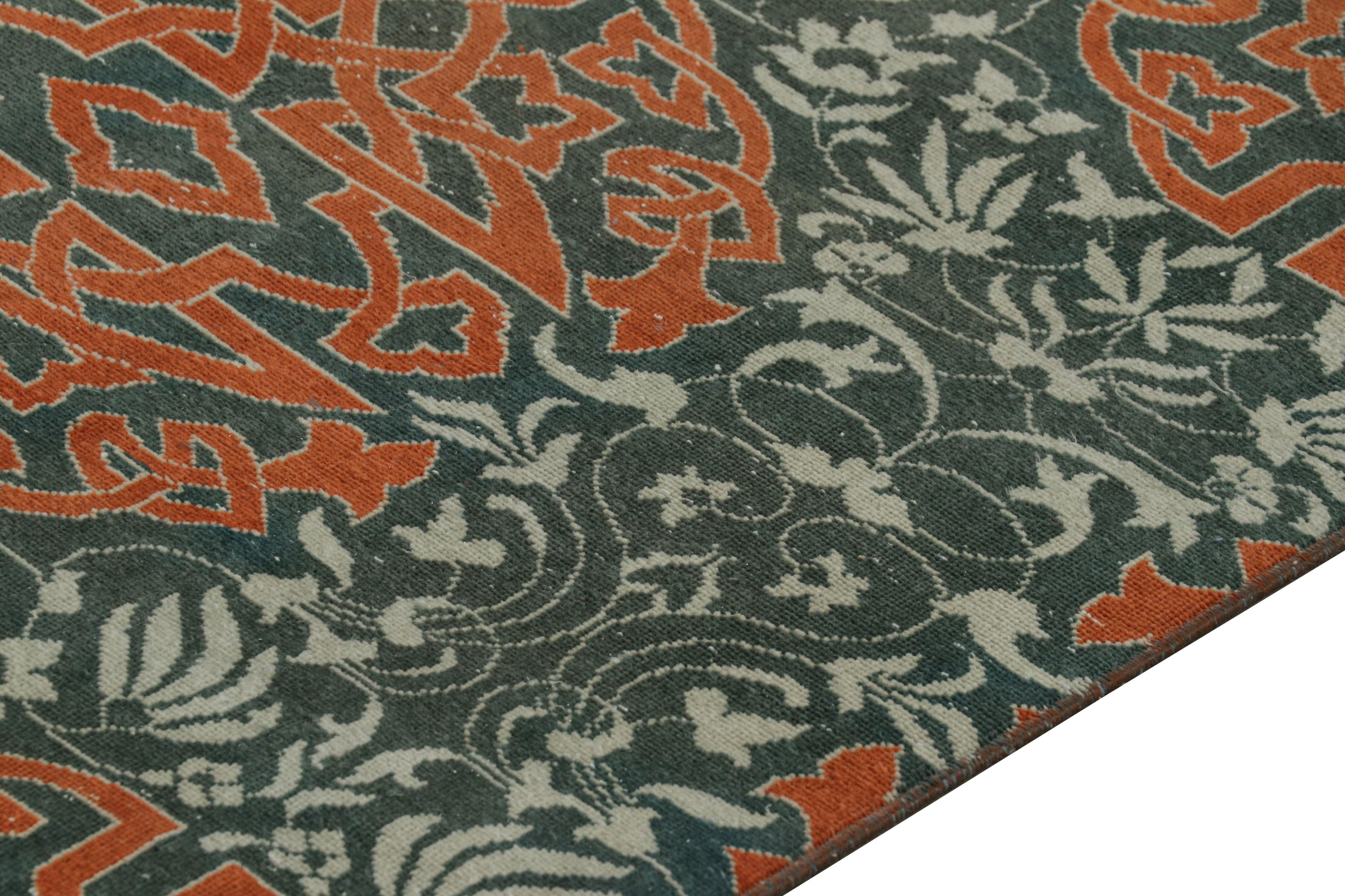 Turco Tappeto vintage Hereke Runner in blu con medaglioni arabescati arancioni  Rug & Kilim in vendita