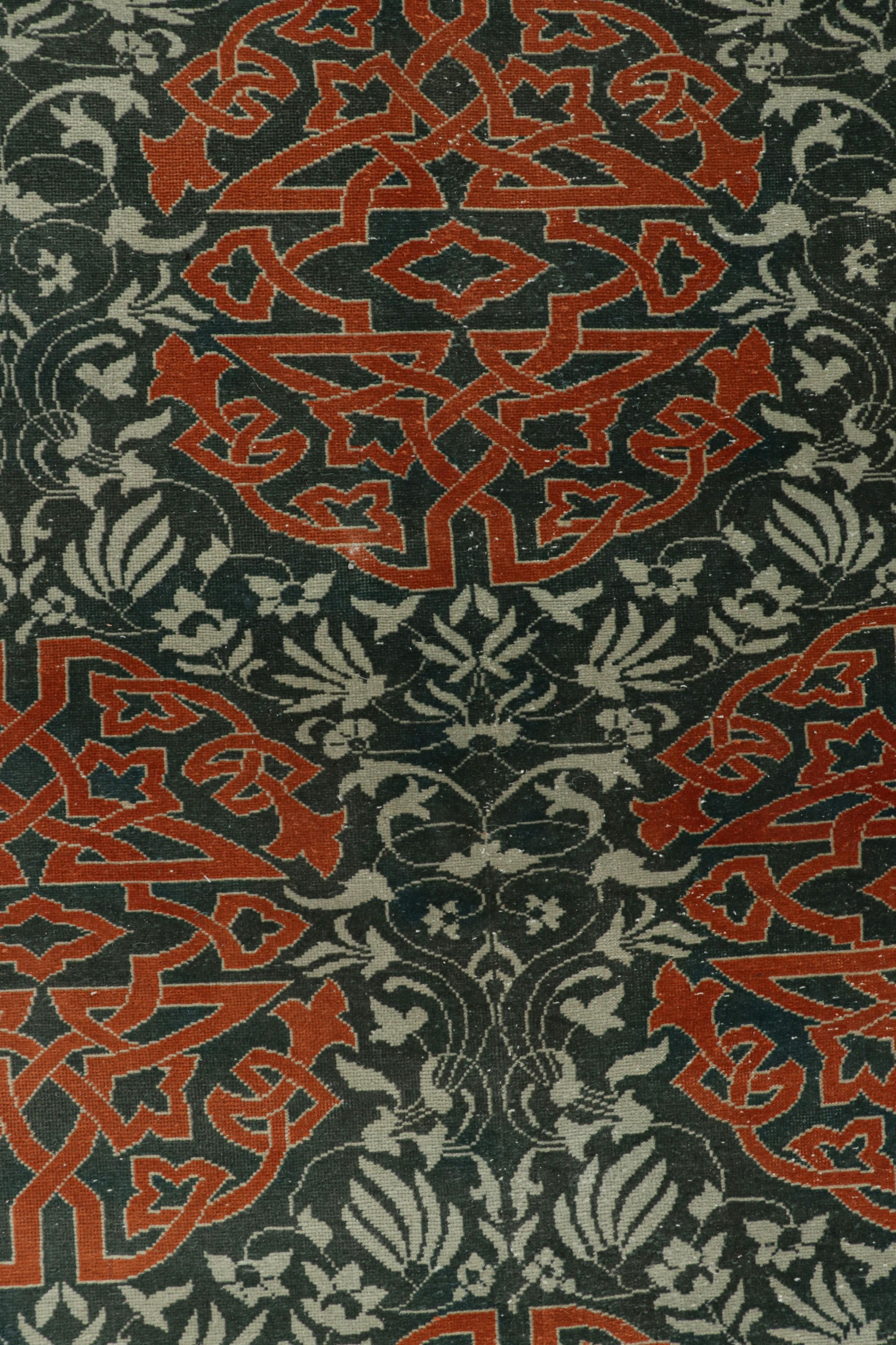 Metà XX secolo Tappeto vintage Hereke Runner in blu con medaglioni arabescati arancioni  Rug & Kilim in vendita