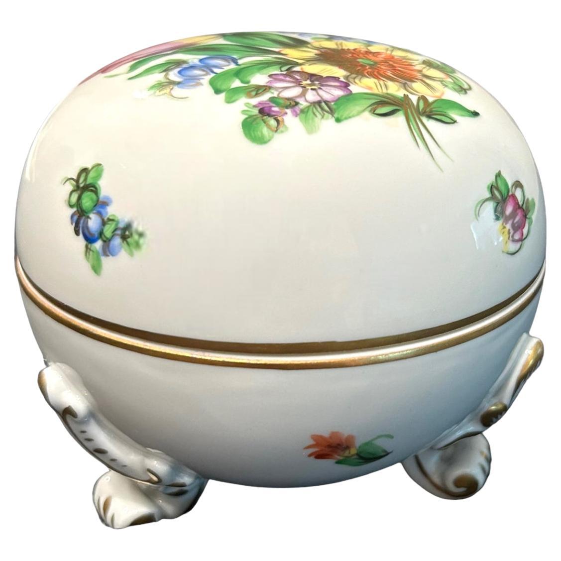 Vintage Herend Porcelain Hand Painted Floral Round Trinket Box w/ Lid For Sale