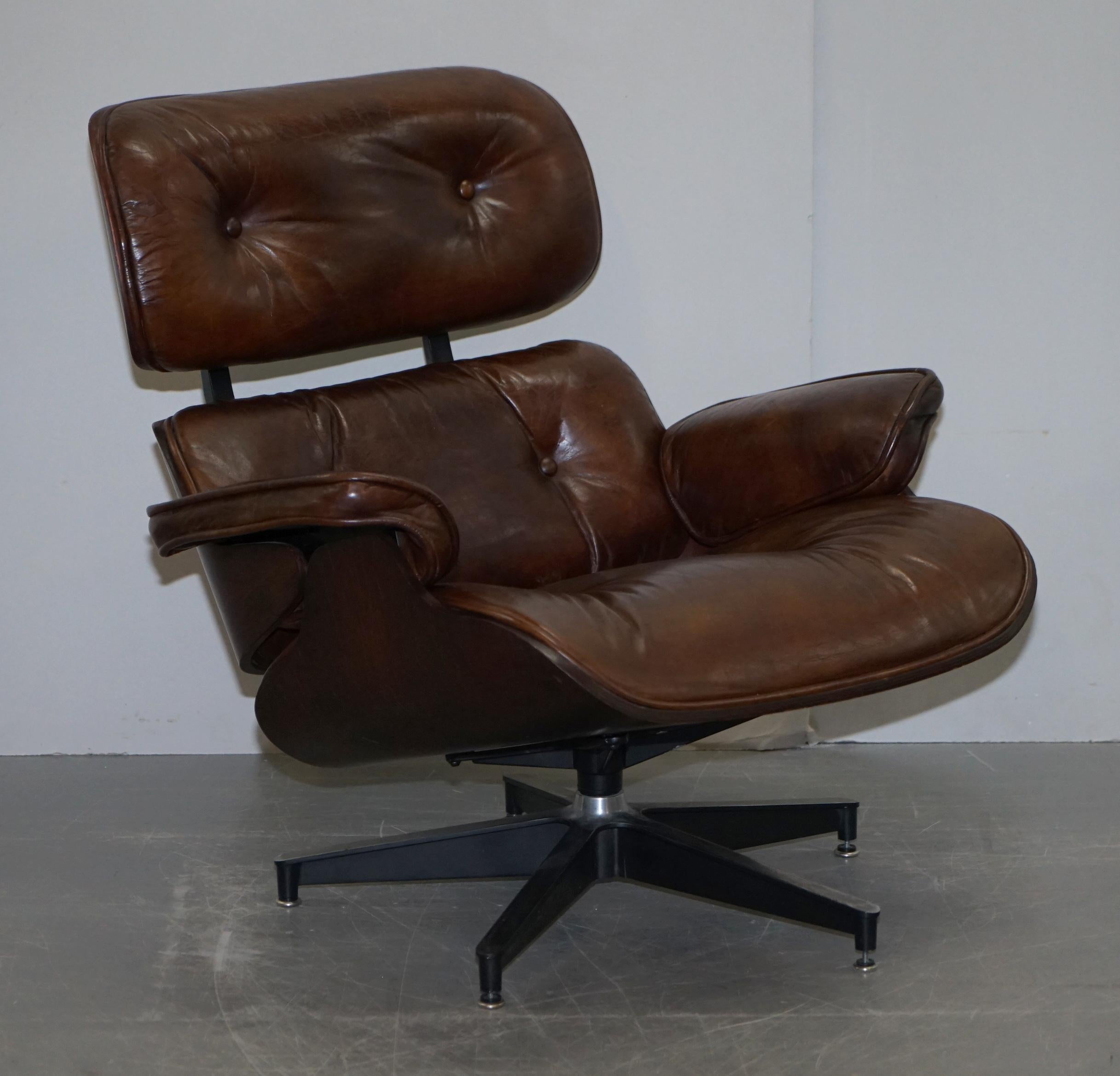 We are delighted to offer for sale this very fine and extremely comfortable heritage aged brown vintage leather lounge armchair and matching ottoman

A very good looking decorative and comfortable pair that would look cool and stylish in any