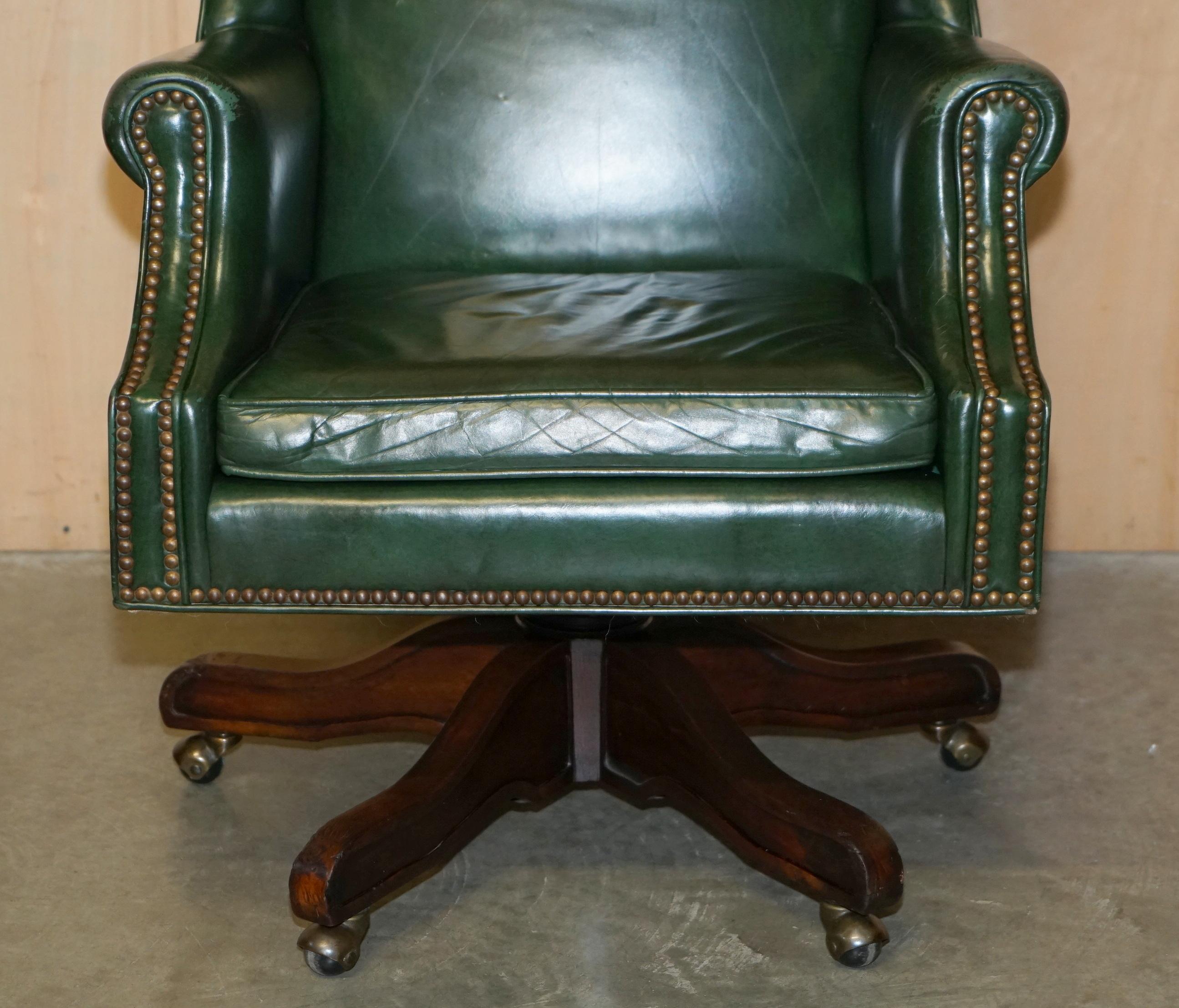 20th Century ViNTAGE HERITAGE GREEN LEATHER CAPTAINS WINGBACK OFFICE SWIVEL DIRECTORS CHAIR For Sale