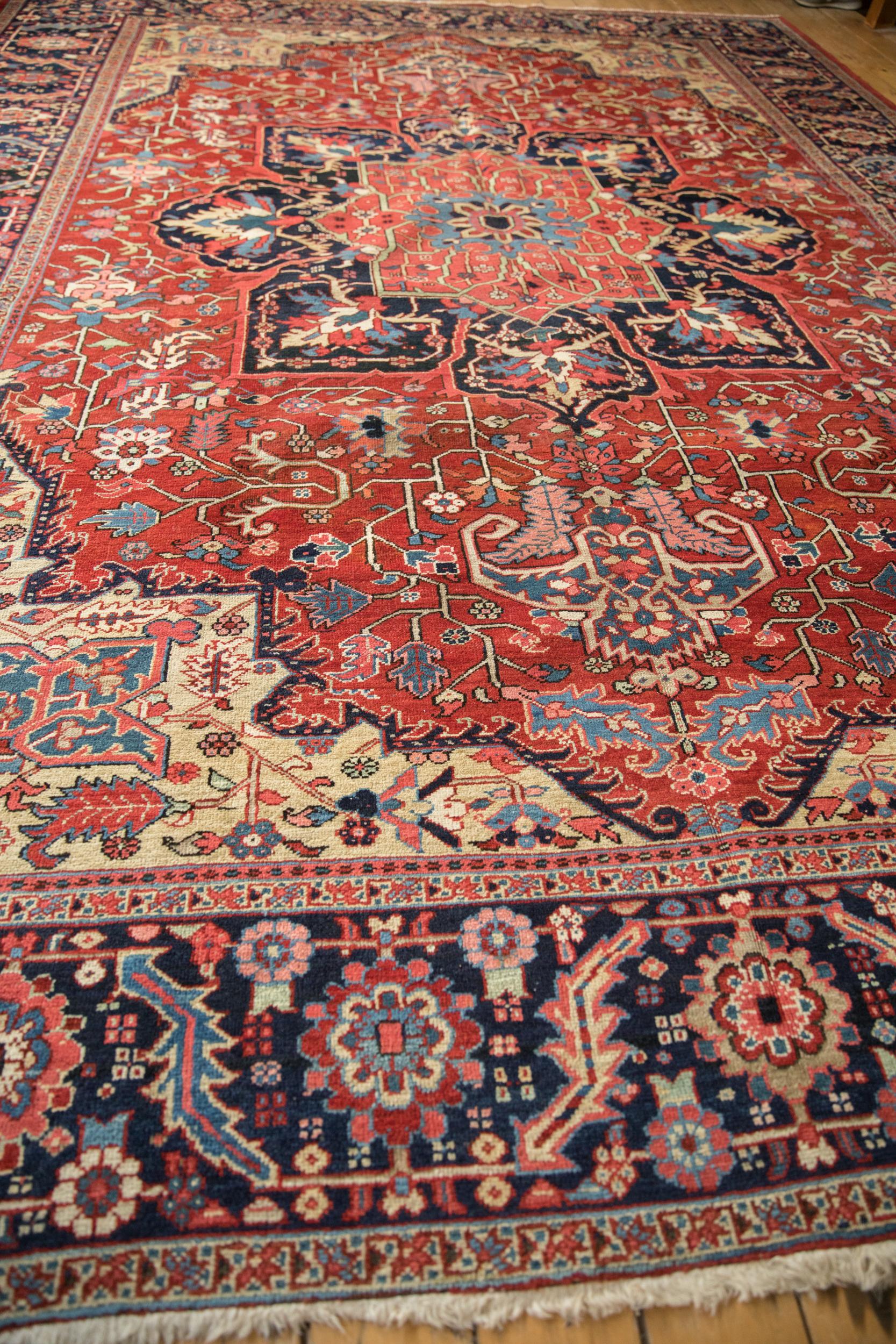 Vintage Heriz Carpet For Sale 2