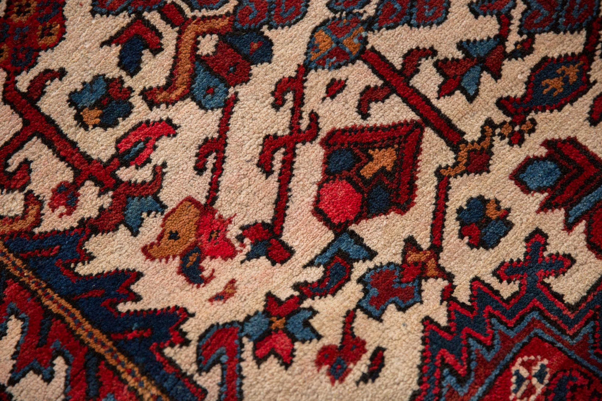 Vintage-Teppich in Heriz im Angebot 2