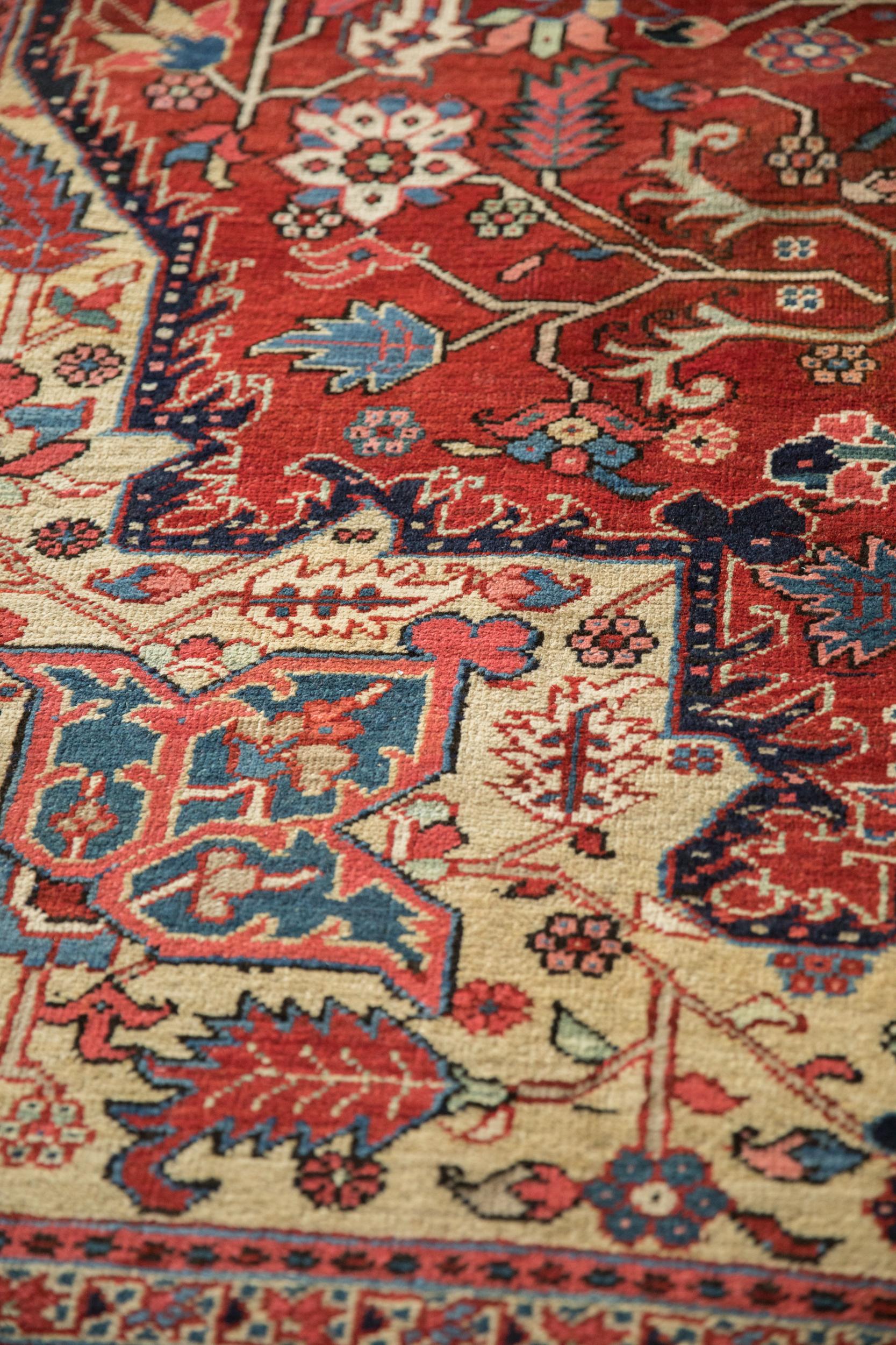 Vintage Heriz Carpet For Sale 3